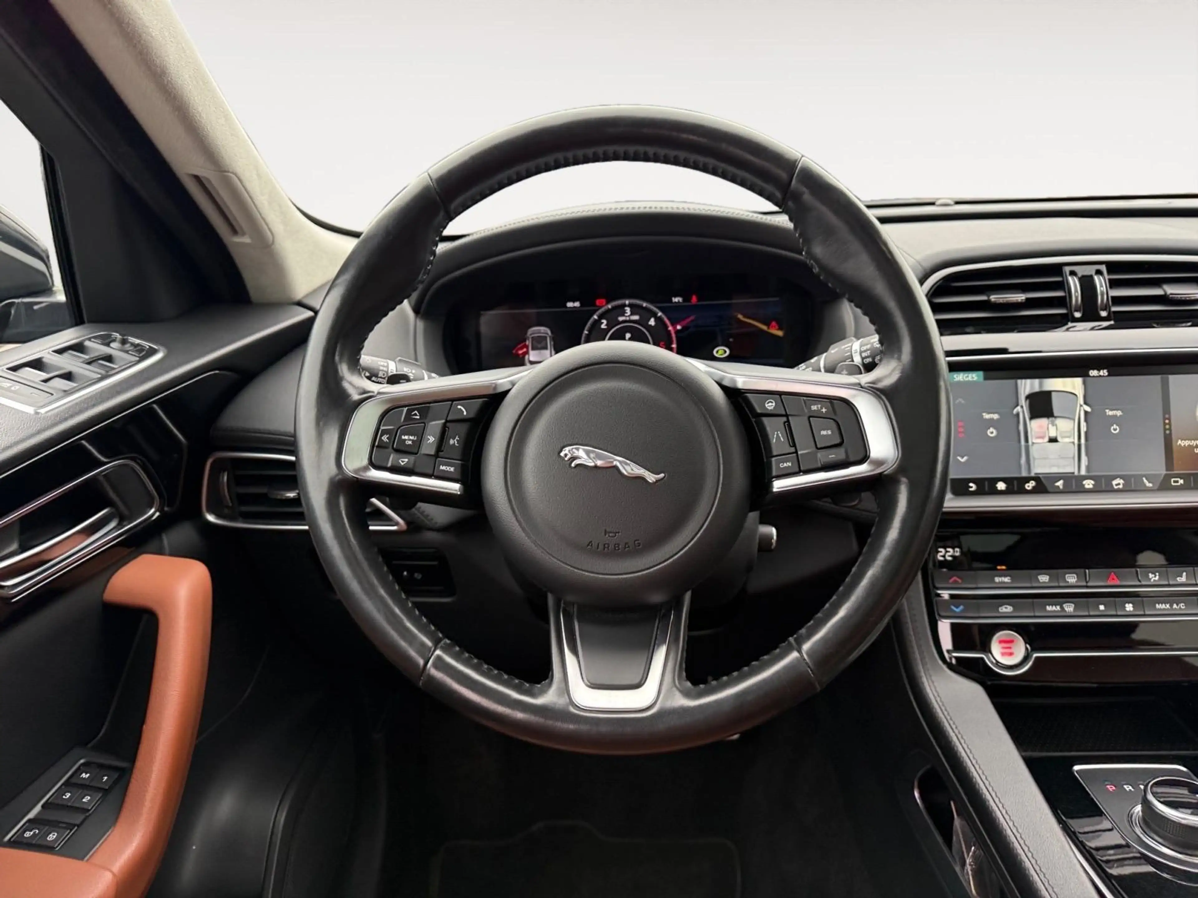 Jaguar F-Pace Portfolio — photo 15