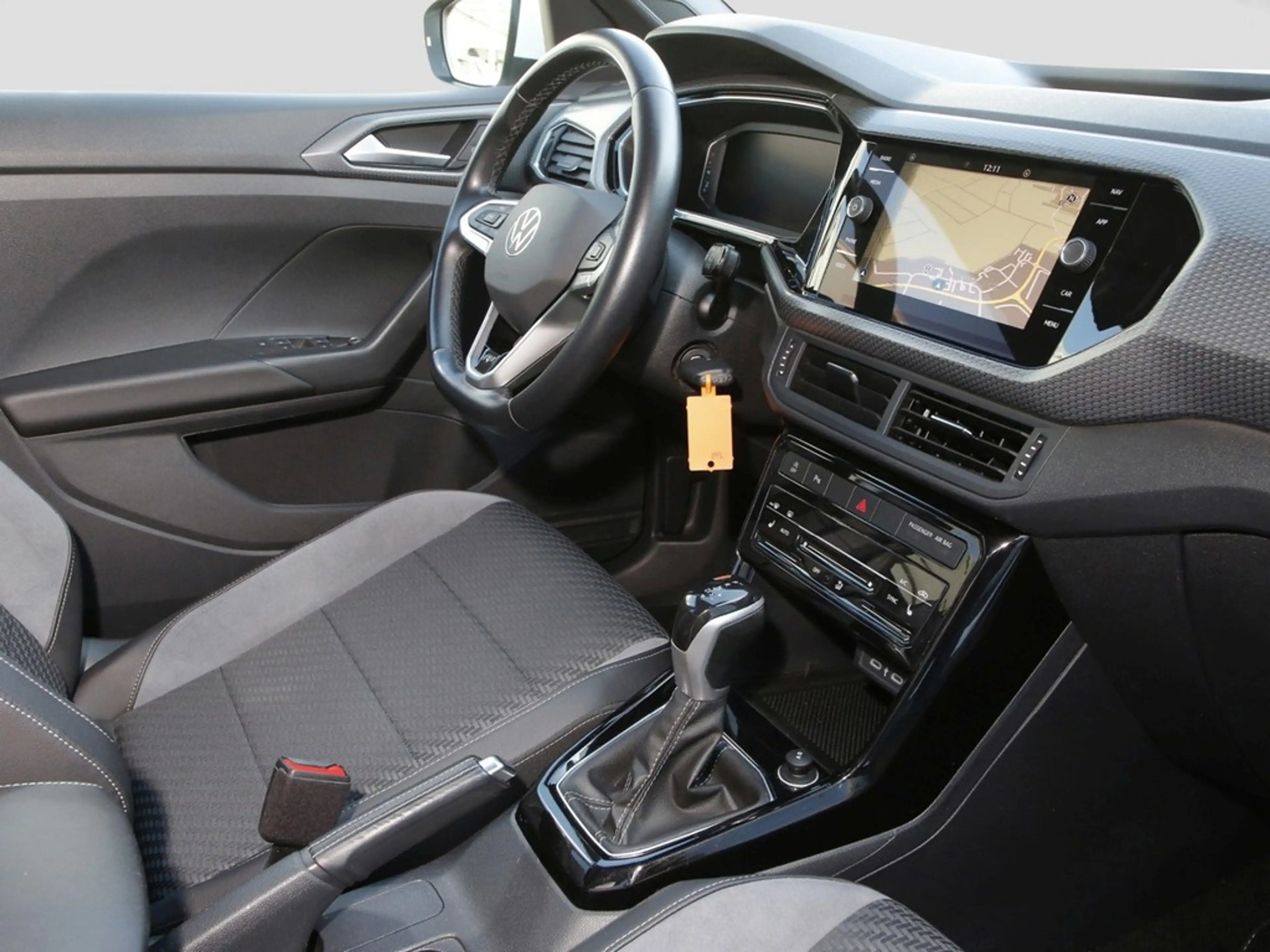 Volkswagen T-Cross 1.5 TSI DSG R-Line 18" ACC Navi SHZ LED — photo 9