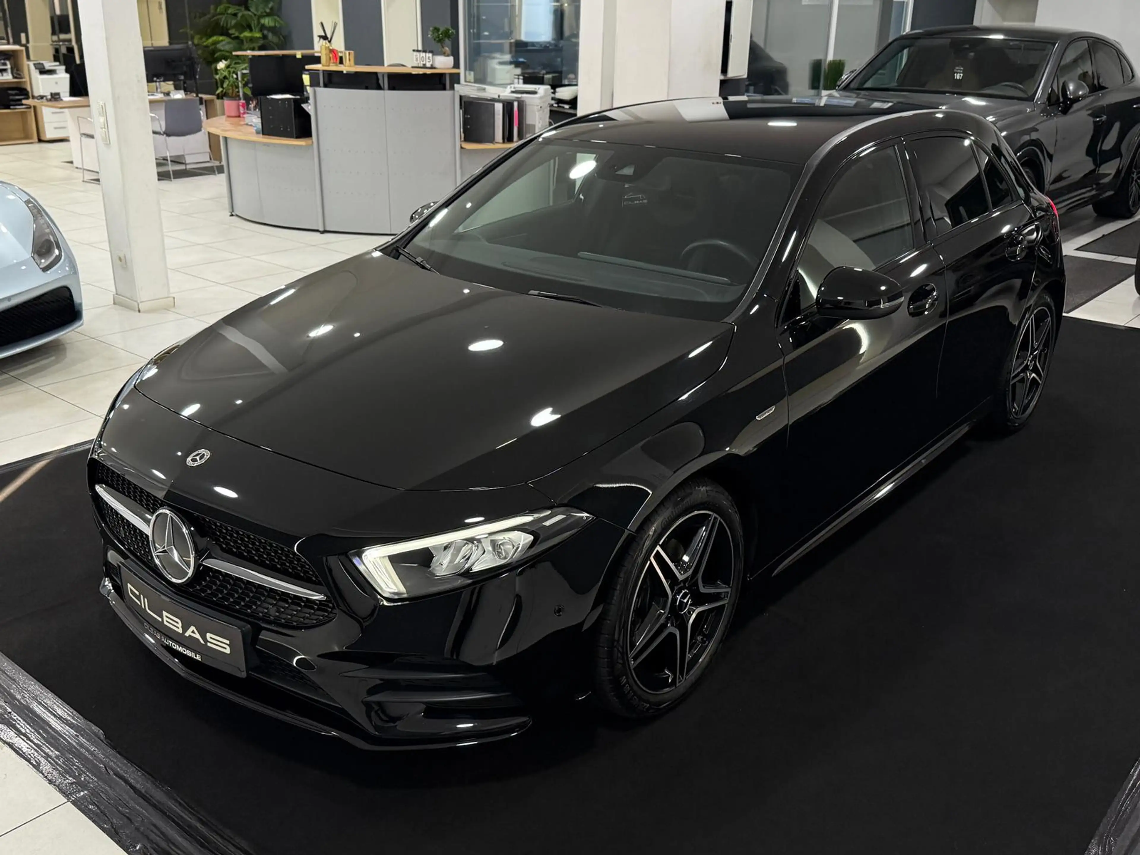 Mercedes-Benz A 180 7G Edition 2021 AMG-LINE*NIGHT*KAM*AMBI*