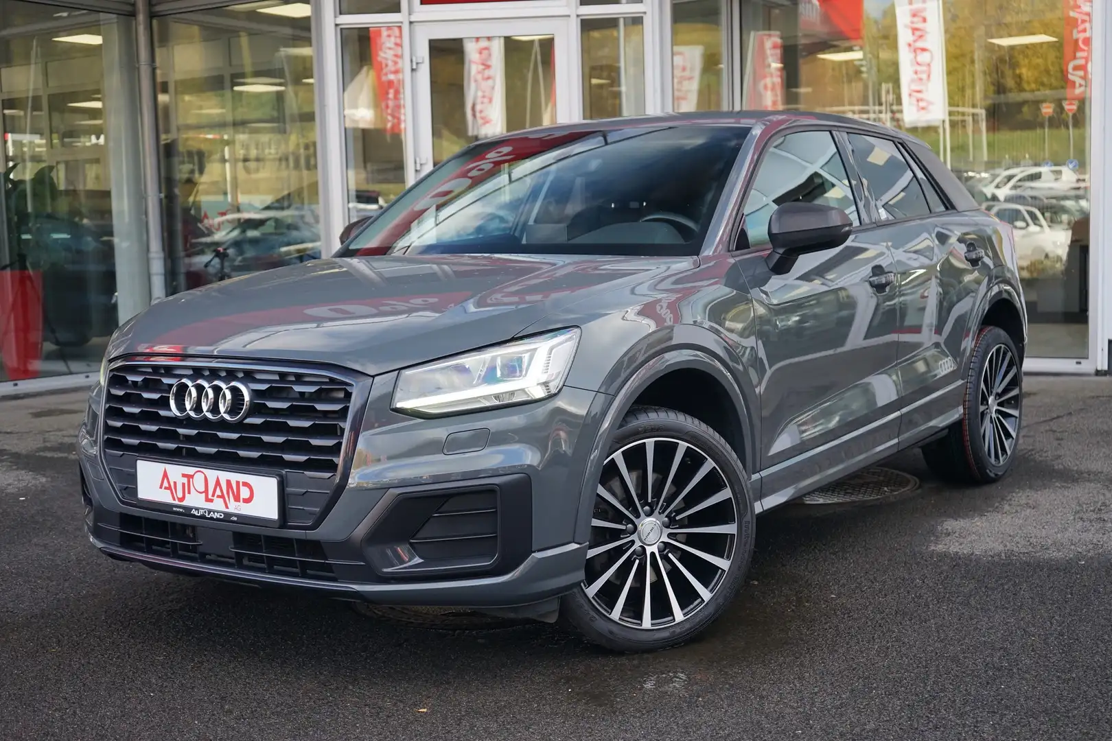 Audi Q2 1.4 TFSI sport LED Klimaaut. Sitzheizung PDC Grau - 2