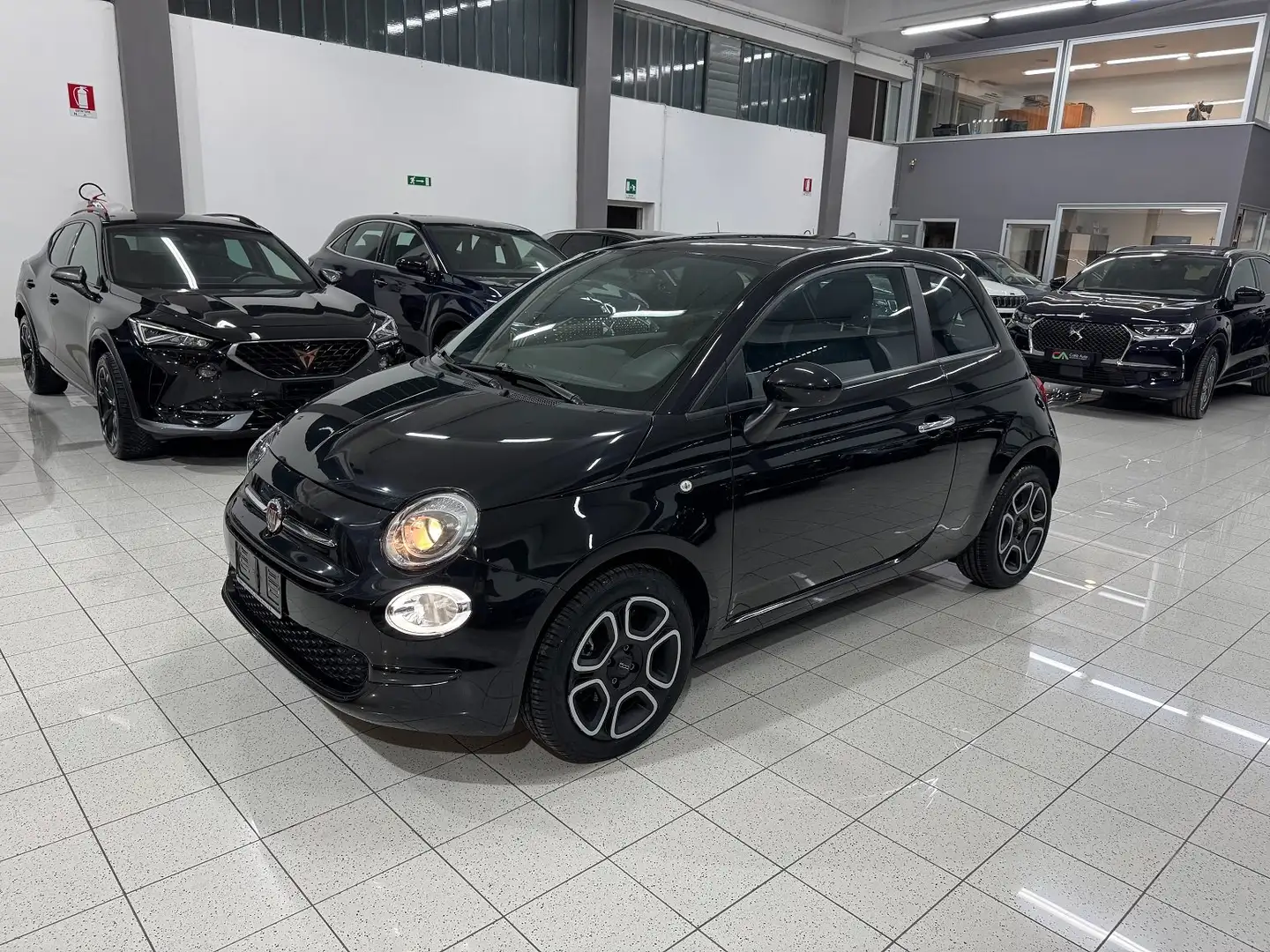 Fiat 500 1.0hybrid Club 70cv CAR PLAY PERFETTA BELLA Nero - 1