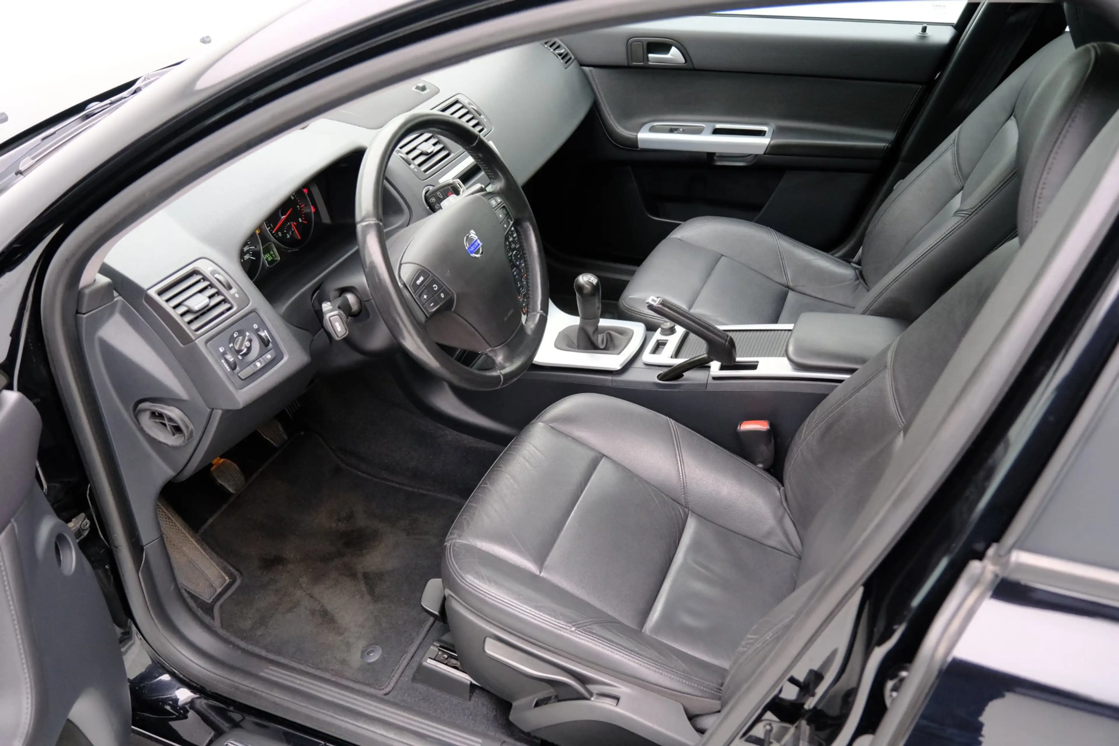 Volvo V50 2.0 Limited Edition Navi|Leder|LMV — photo 2