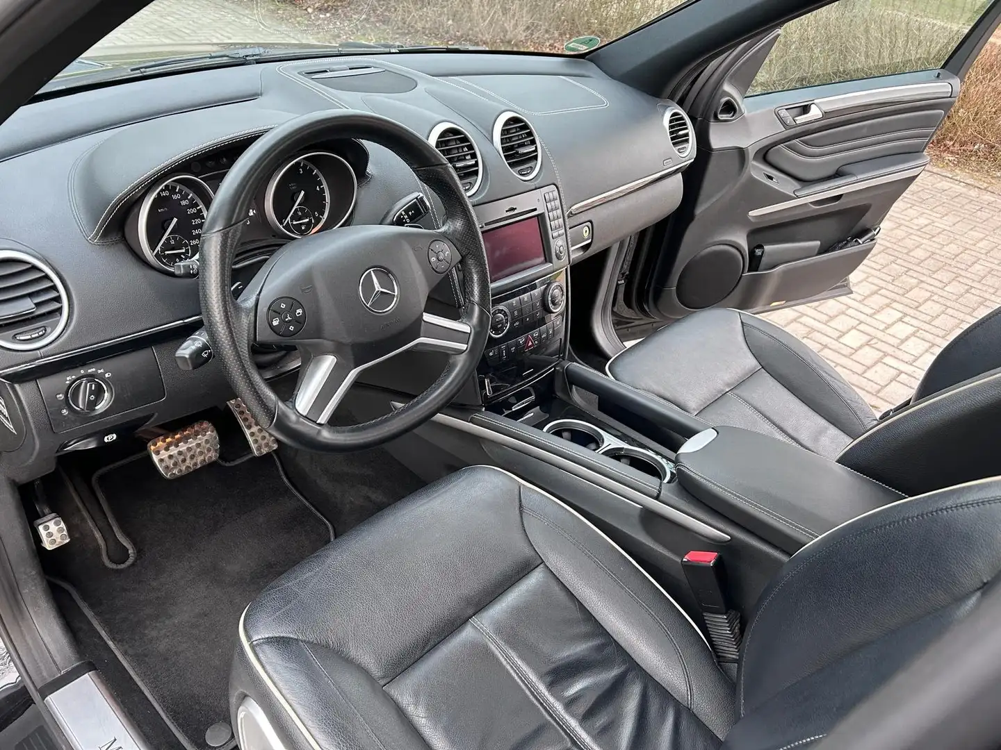 Mercedes-Benz ML 350 ML 350 CDI 4Matic 7G-TRONIC DPF Grand Edition Schwarz - 1
