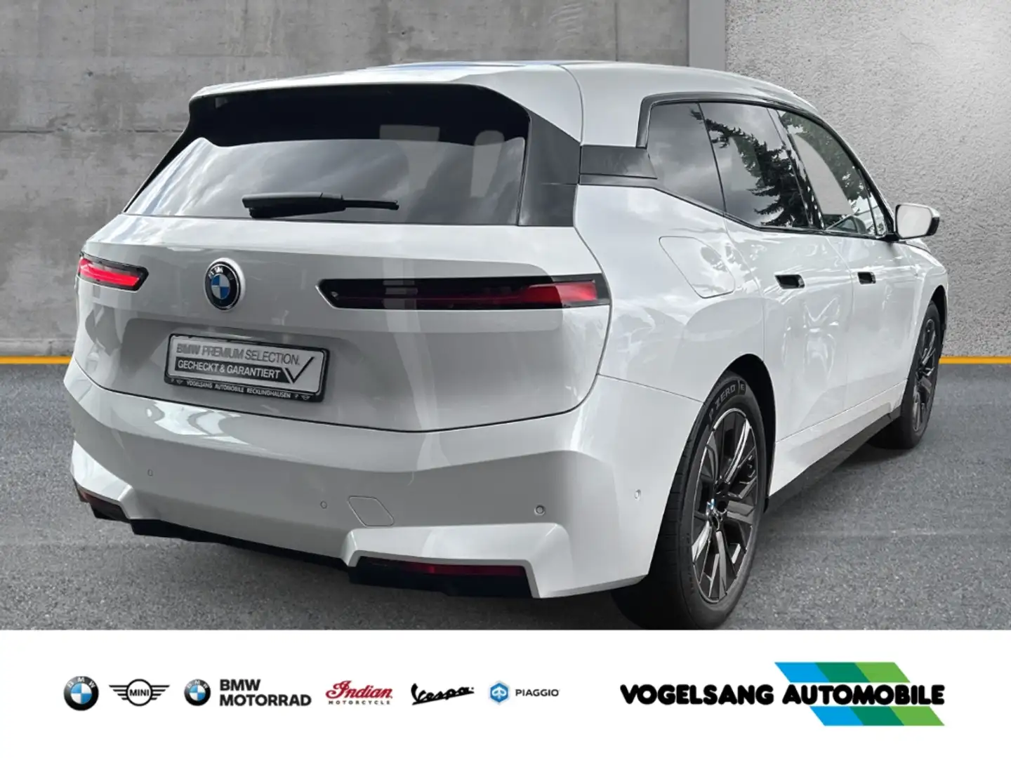 BMW iX 60 xDrive,SoftClose,PanoramaSkyL.,AHK,H&KSound Weiß - 2