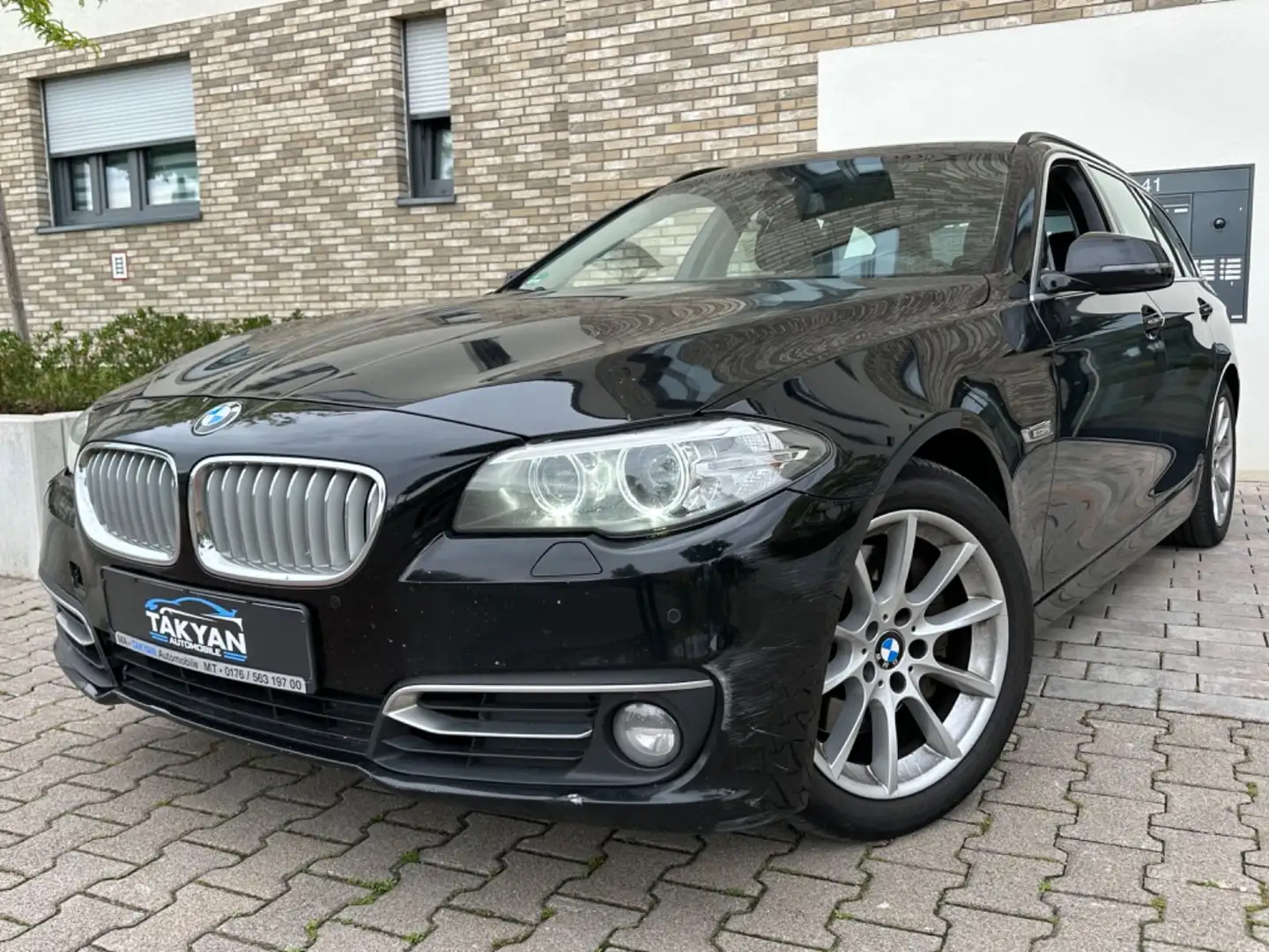 BMW 530 d Touring  Modern-Line*1.Hand* Černá - 1