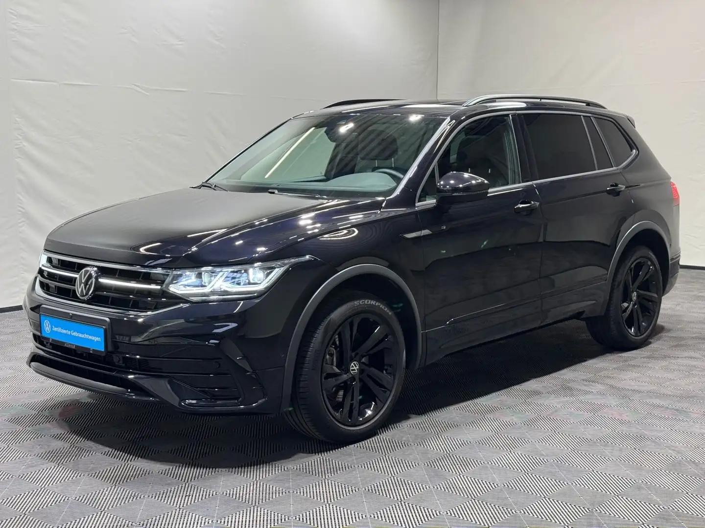 Volkswagen Tiguan Allspace R-Line 2.0 TSI DSG 4M | MATRIX Schwarz - 2