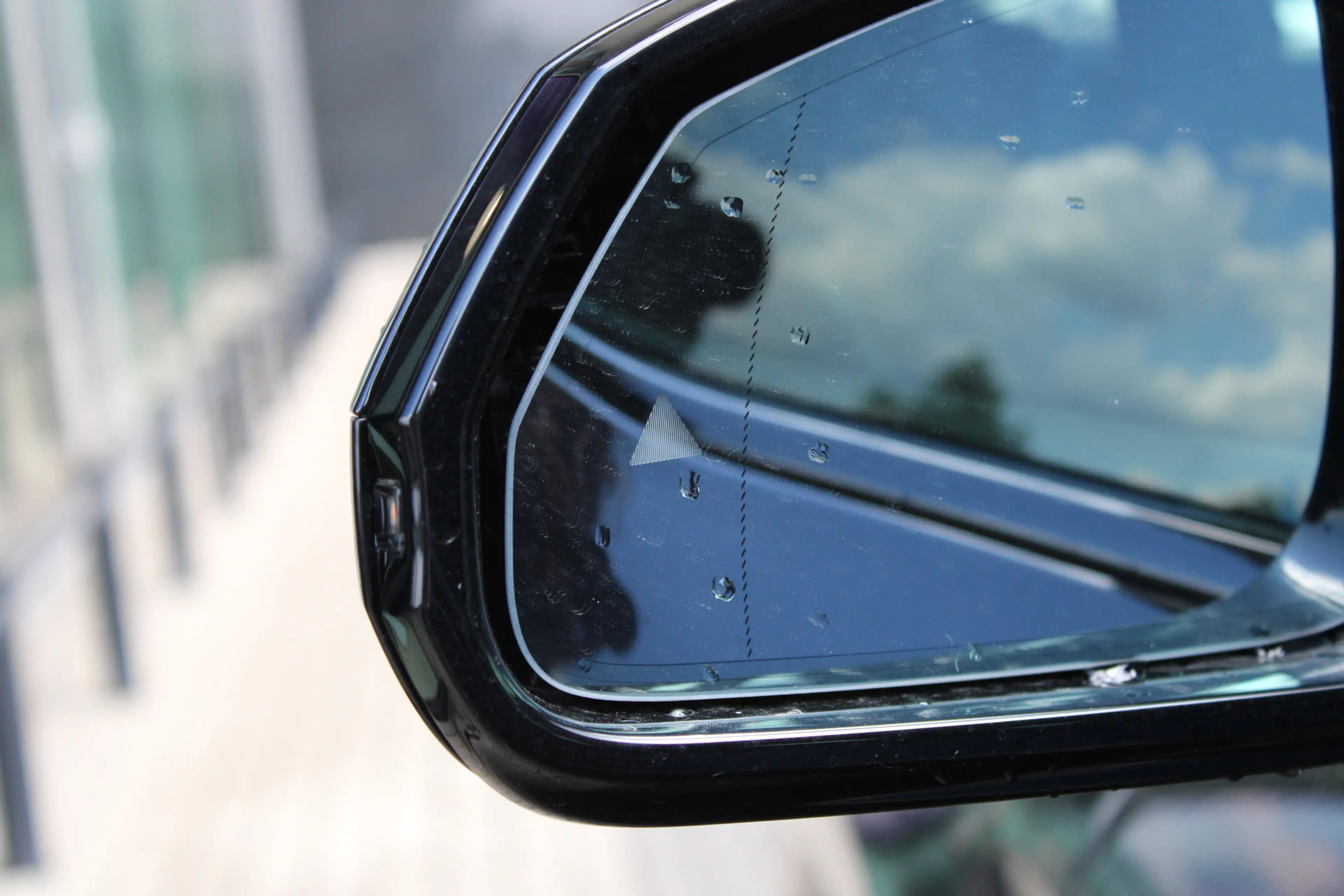BMW iX1 eDrive20 M Sport / Panoramadak / Trekhaak / Sports — photo 15