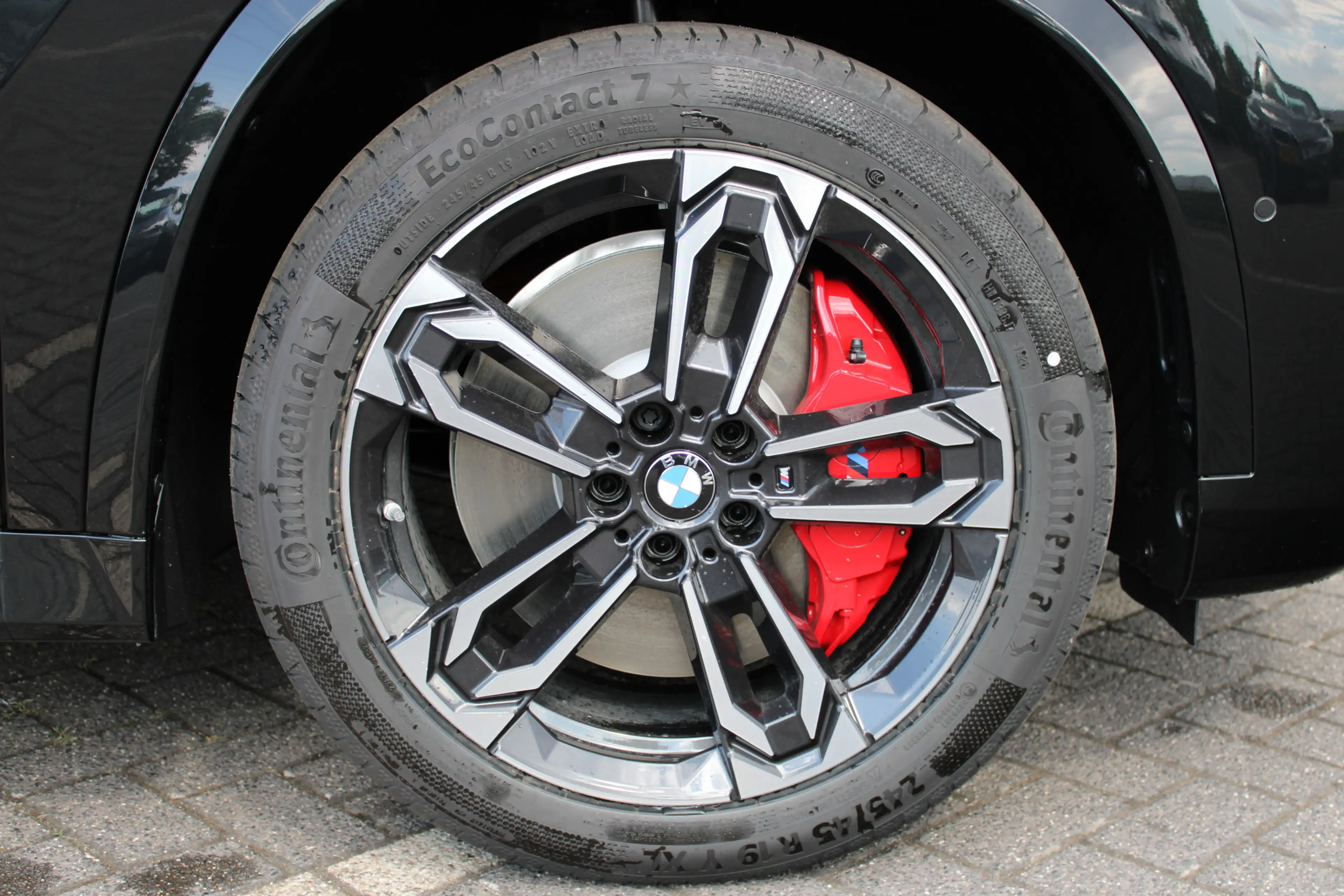 BMW iX1 eDrive20 M Sport / Panoramadak / Trekhaak / Sports — photo 8