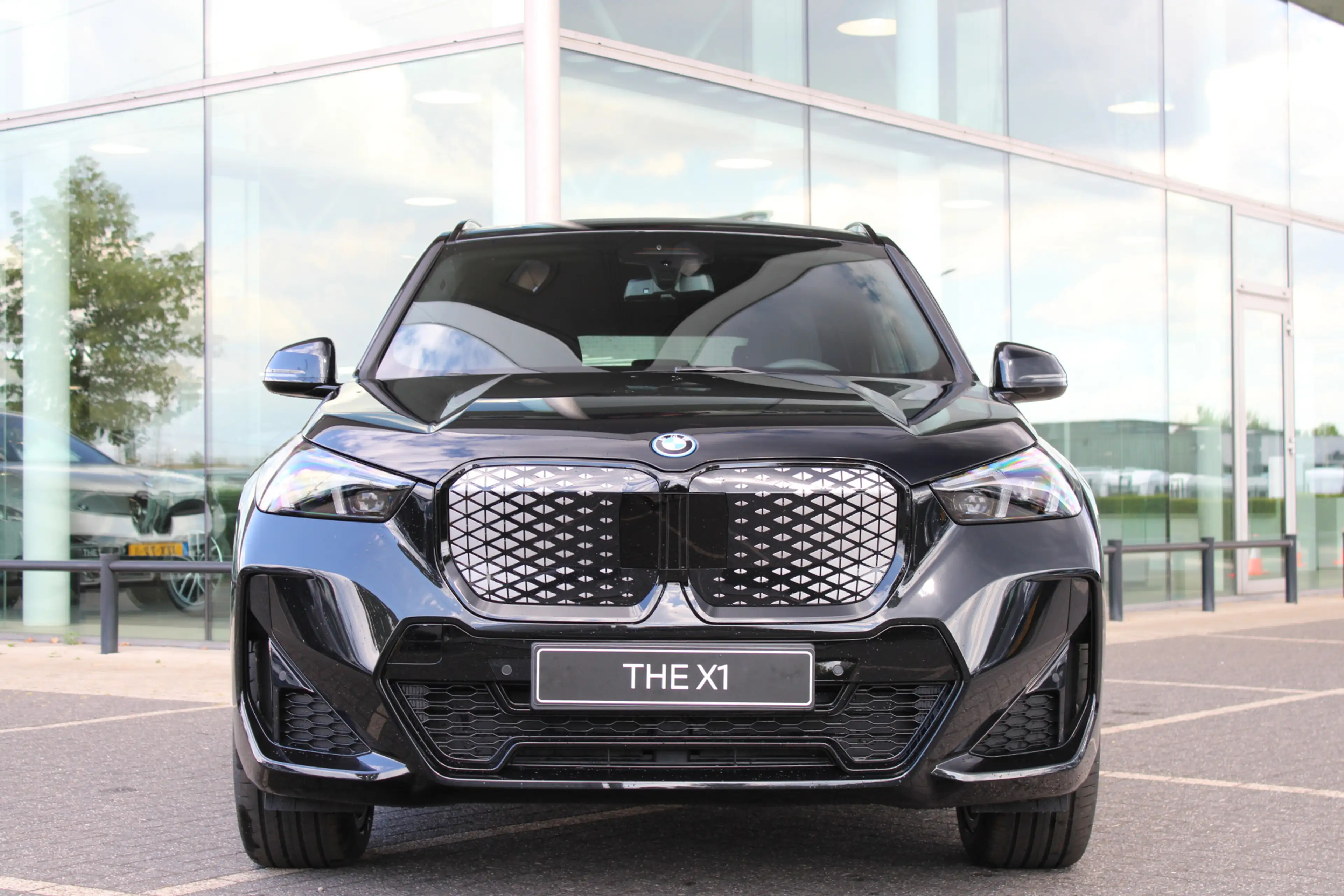 BMW iX1 eDrive20 M Sport / Panoramadak / Trekhaak / Sports — photo 5