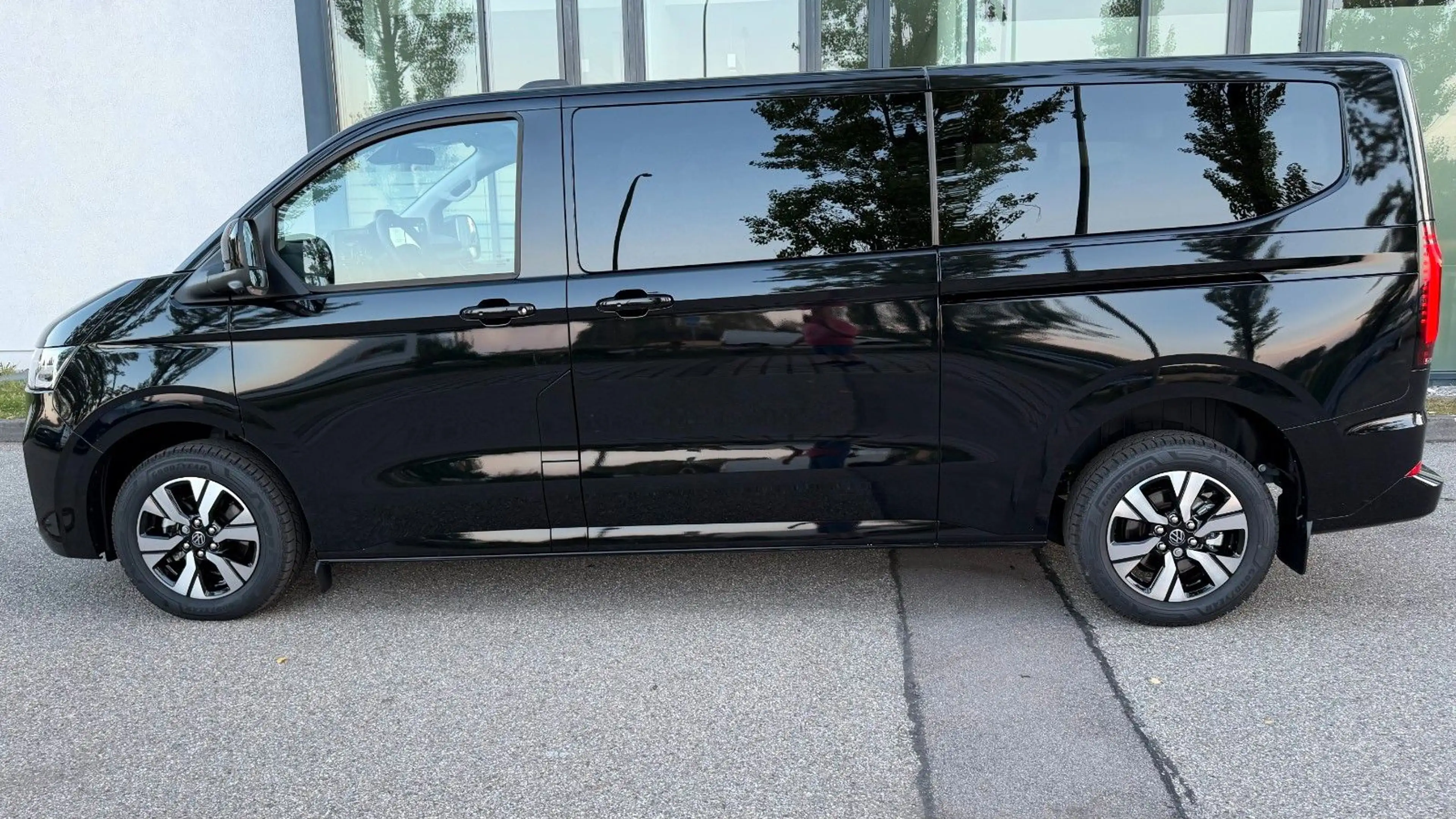 Volkswagen T7 Caravelle Style 2.0 TDI LR 9Si Lang 2027 NEU — photo 8