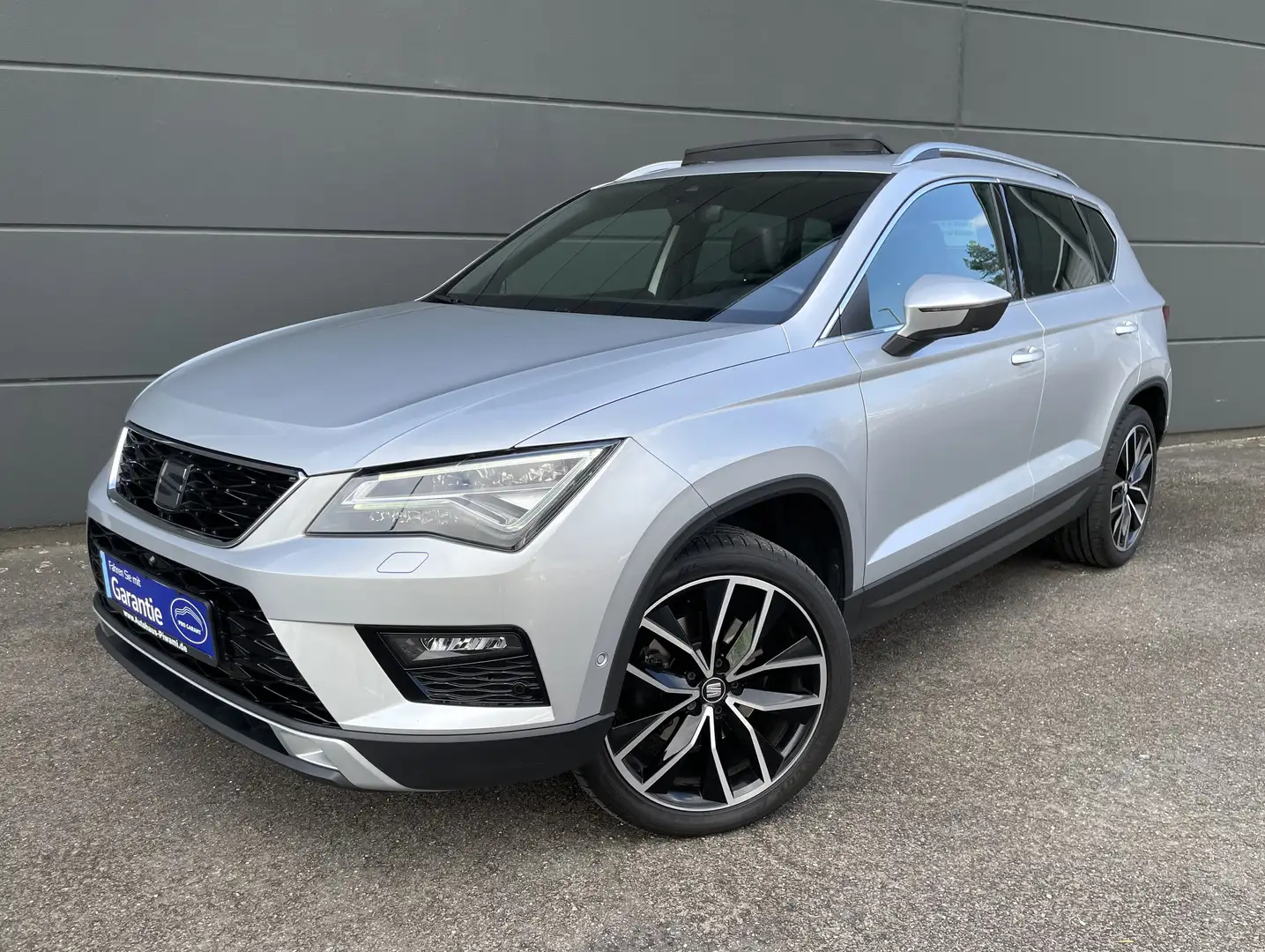 SEAT Ateca 2.0 TSI DSG Xcellence 4Drive AHK NAVI LEDER PANO Argent - 1