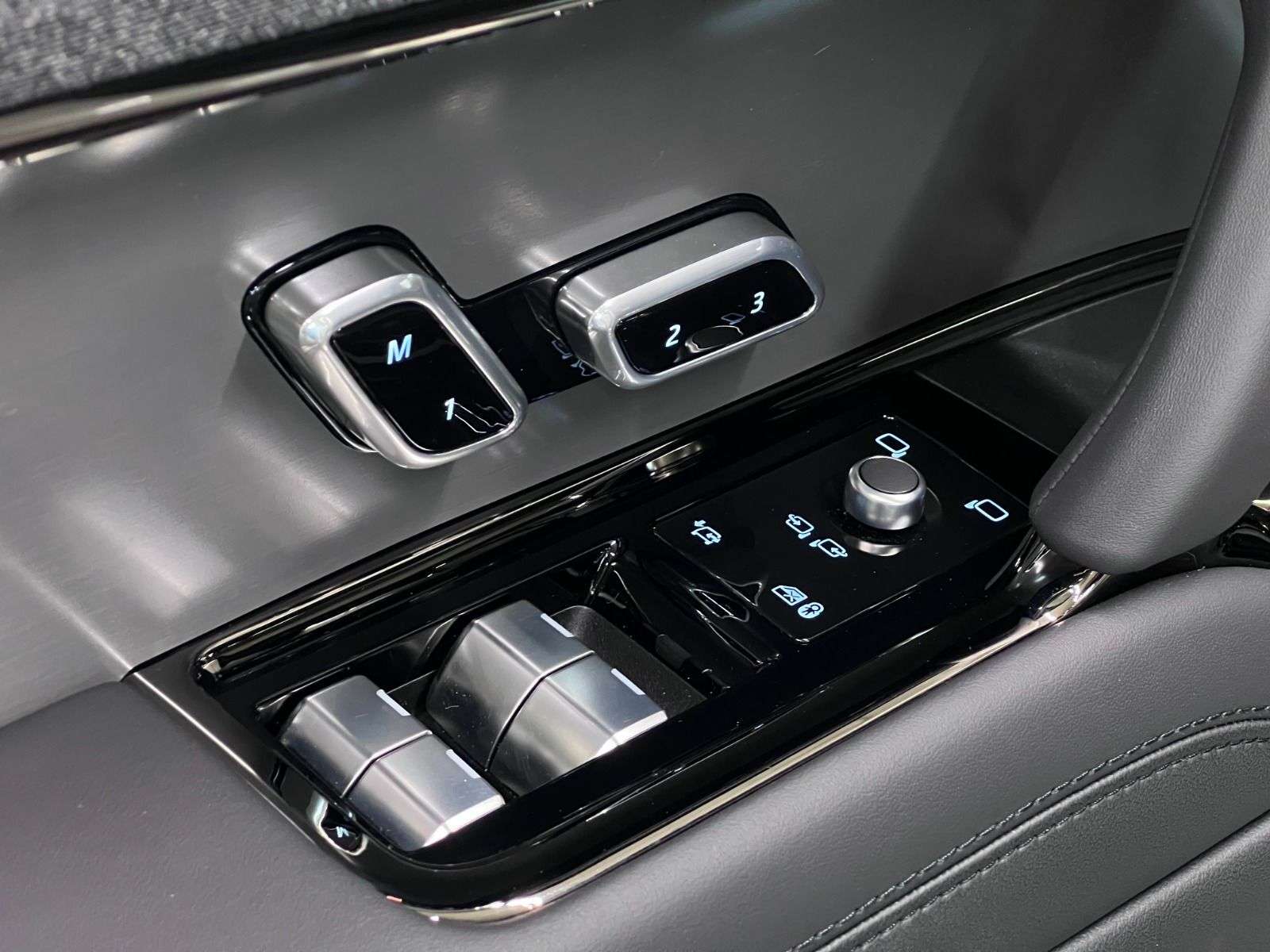 2026 Land Rover Range Rover Sport P400 DYNAMIC HSE thumb 30