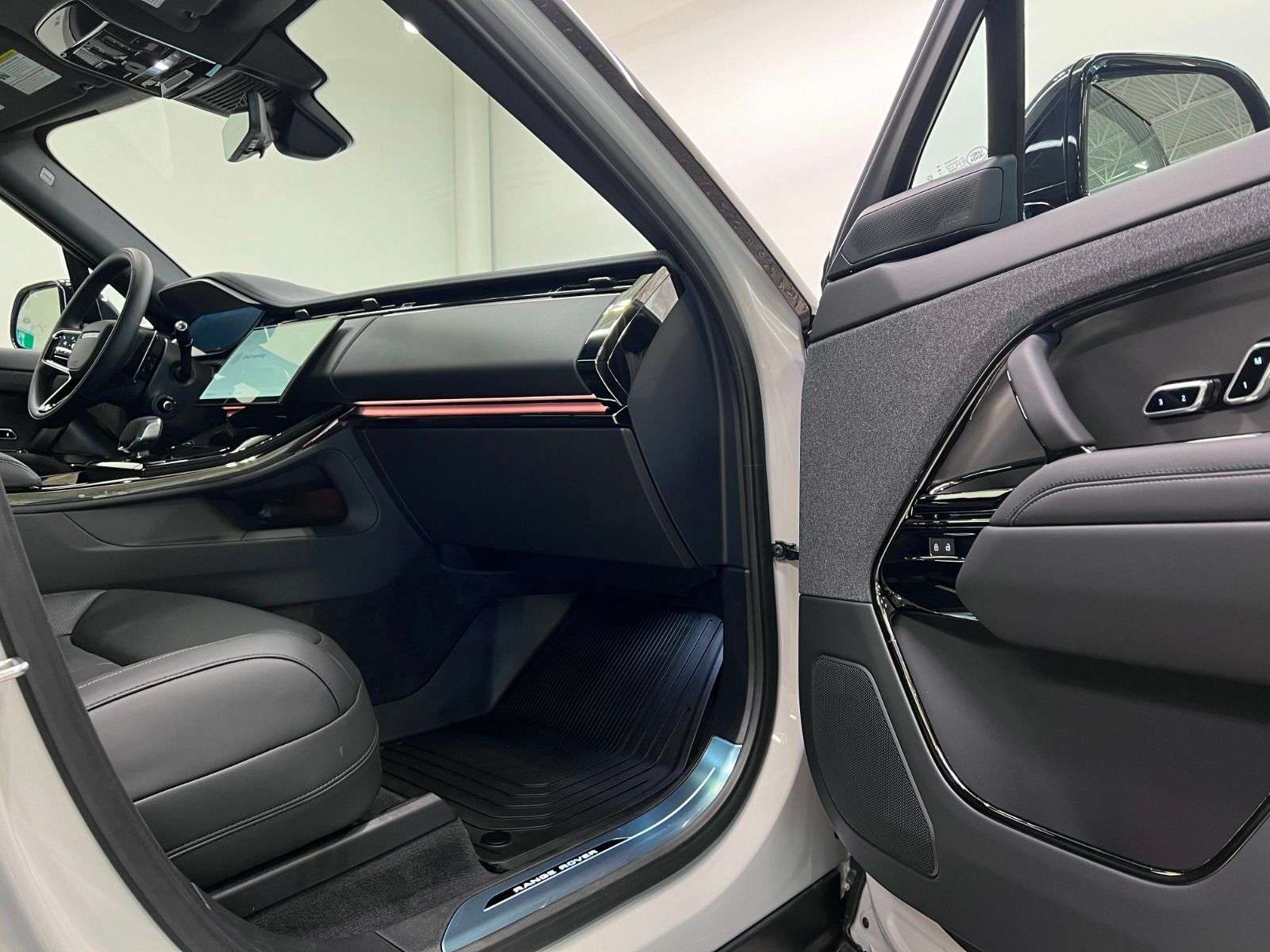 2026 Land Rover Range Rover Sport P400 DYNAMIC HSE thumb 28