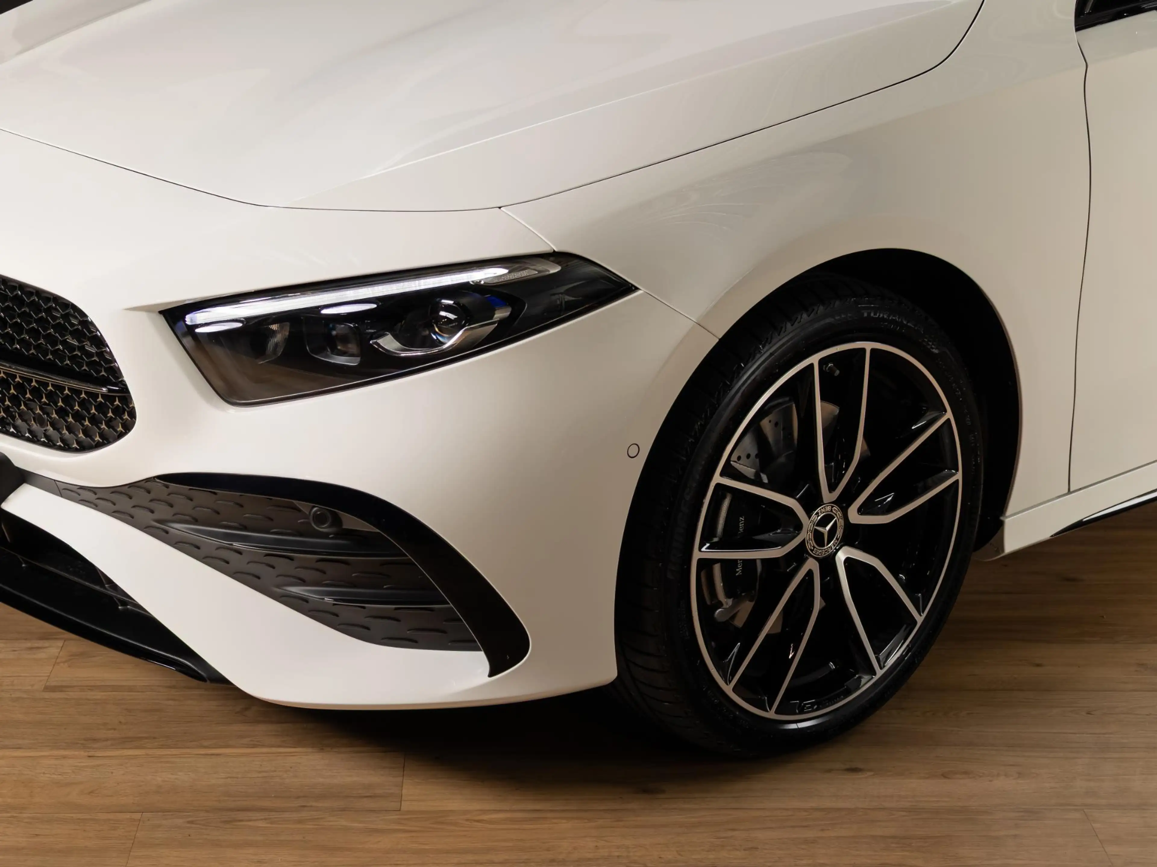 Mercedes-Benz A 250 Hatchback e Business Solution AMG | Premium Plus | — photo 6
