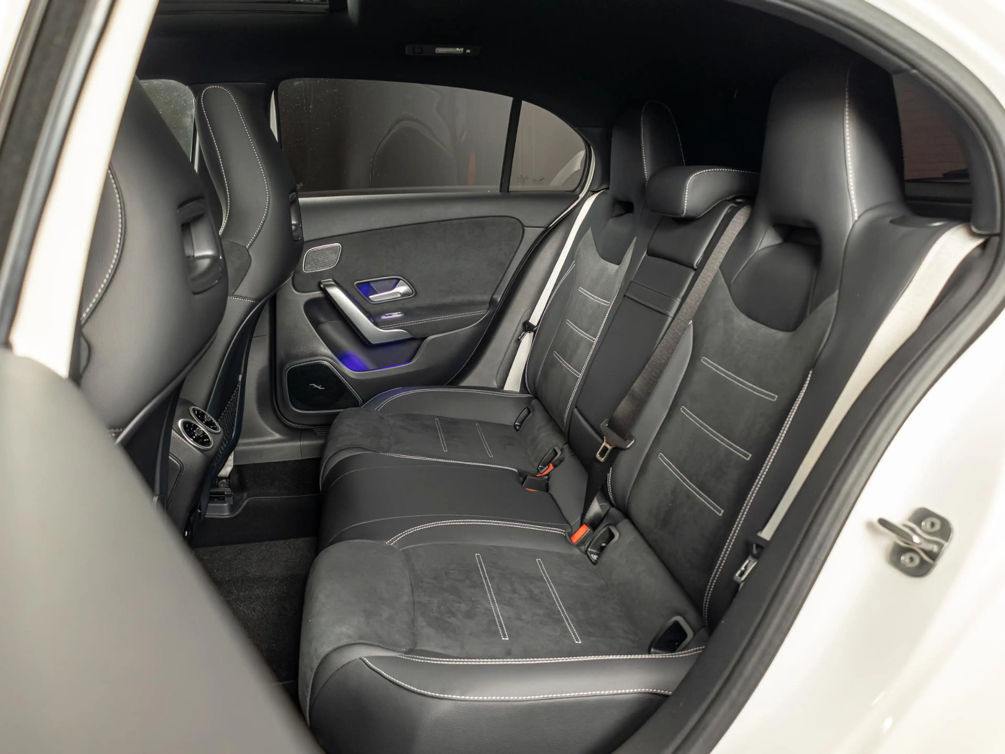 Mercedes-Benz A 250 Hatchback e Business Solution AMG | Premium Plus | — photo 10
