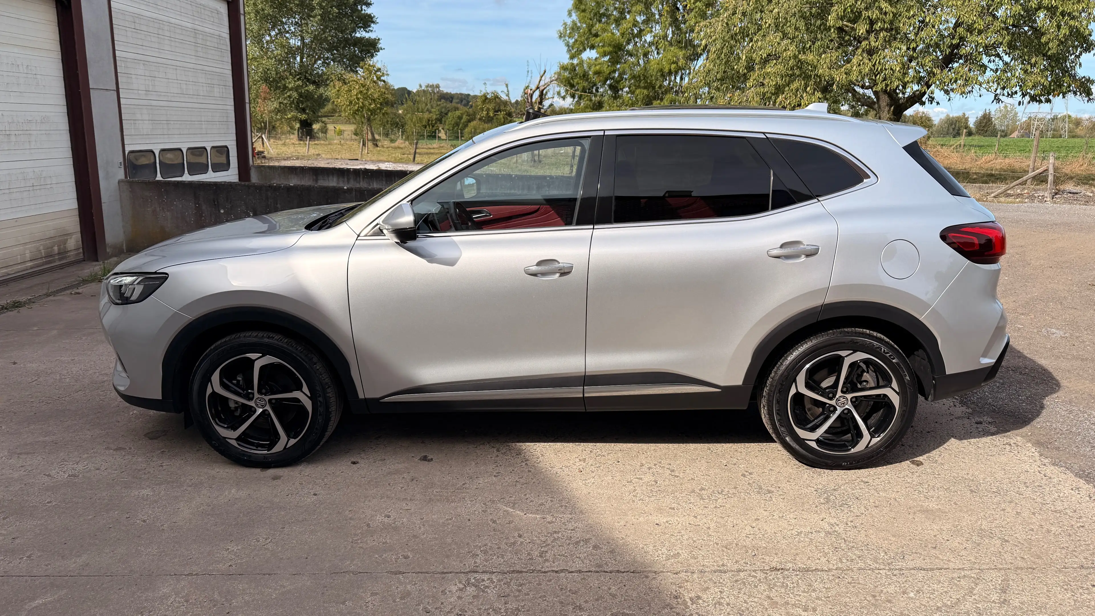 MG HS HS 1.5 T-GDi Luxury DCT, Toit ouvrant Pano, Cuir, cruise, CarPlay — photo 2