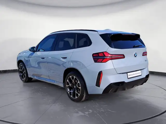 BMW X3 view 8
