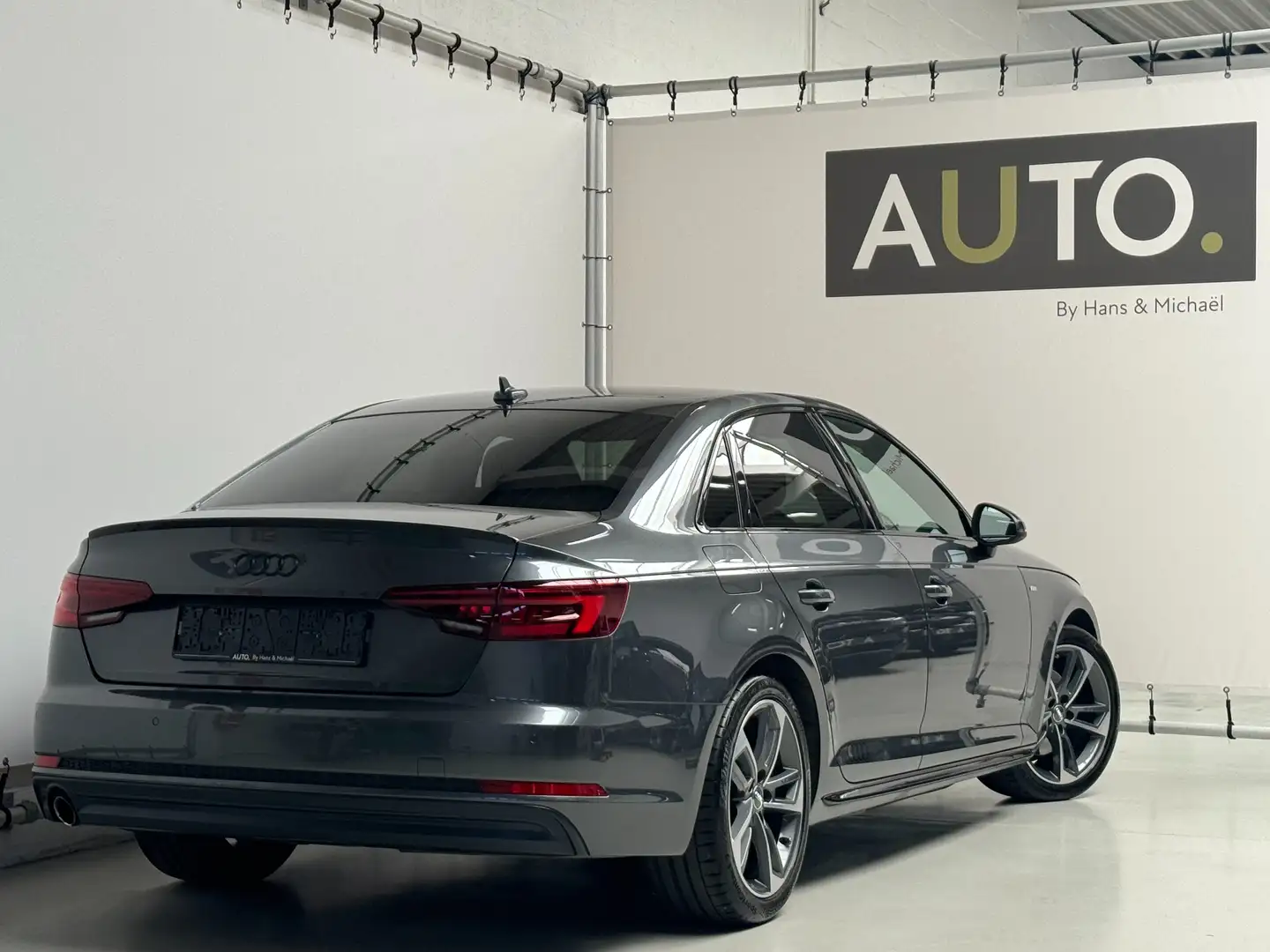 Audi A4 A4 Berline 1.4 TFSI S tronic S-Line *MATRIX*LEDER* Grijs - 2