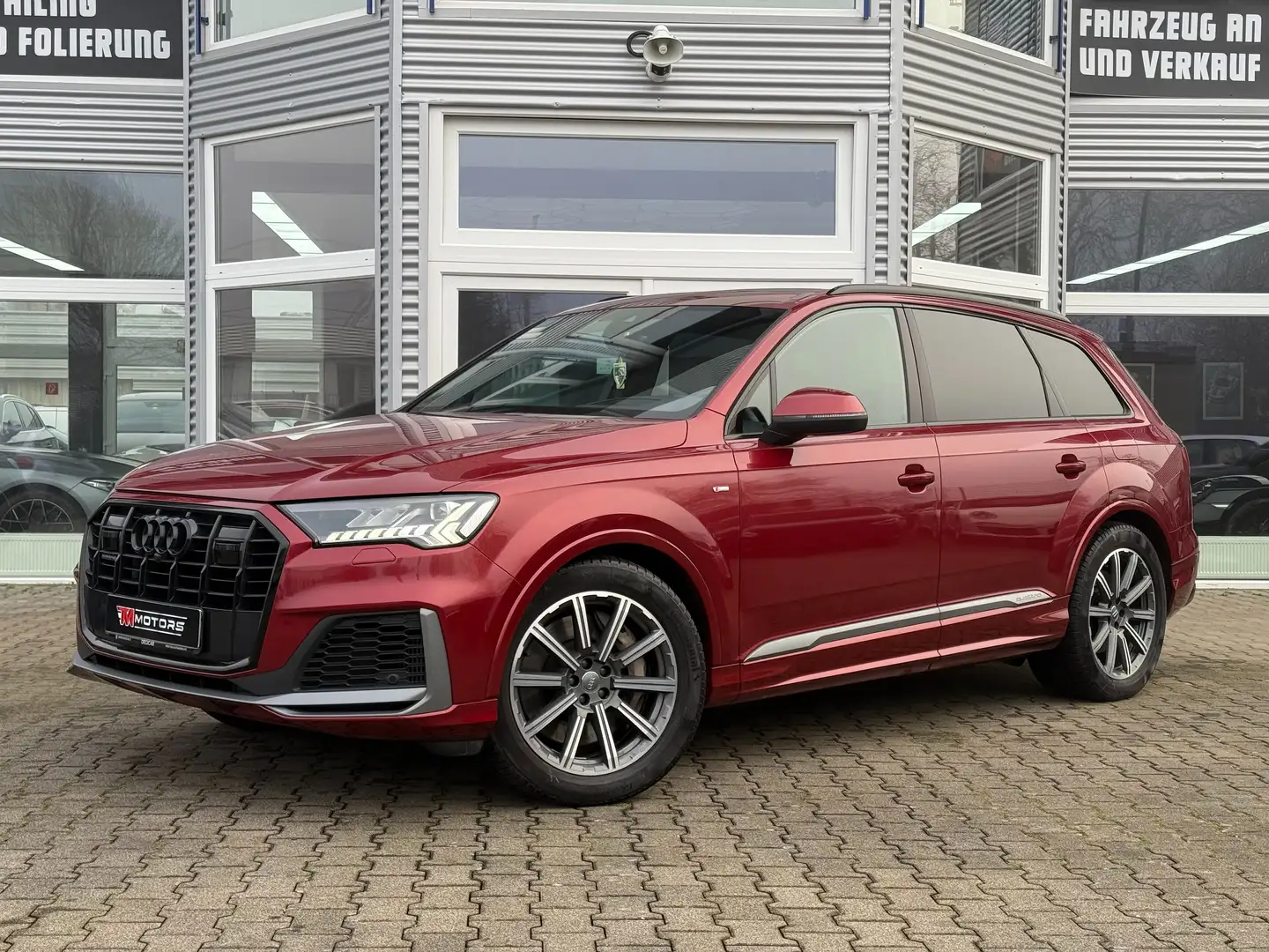 Audi Q7 55 TFSI e quattro S line Czerwony - 1