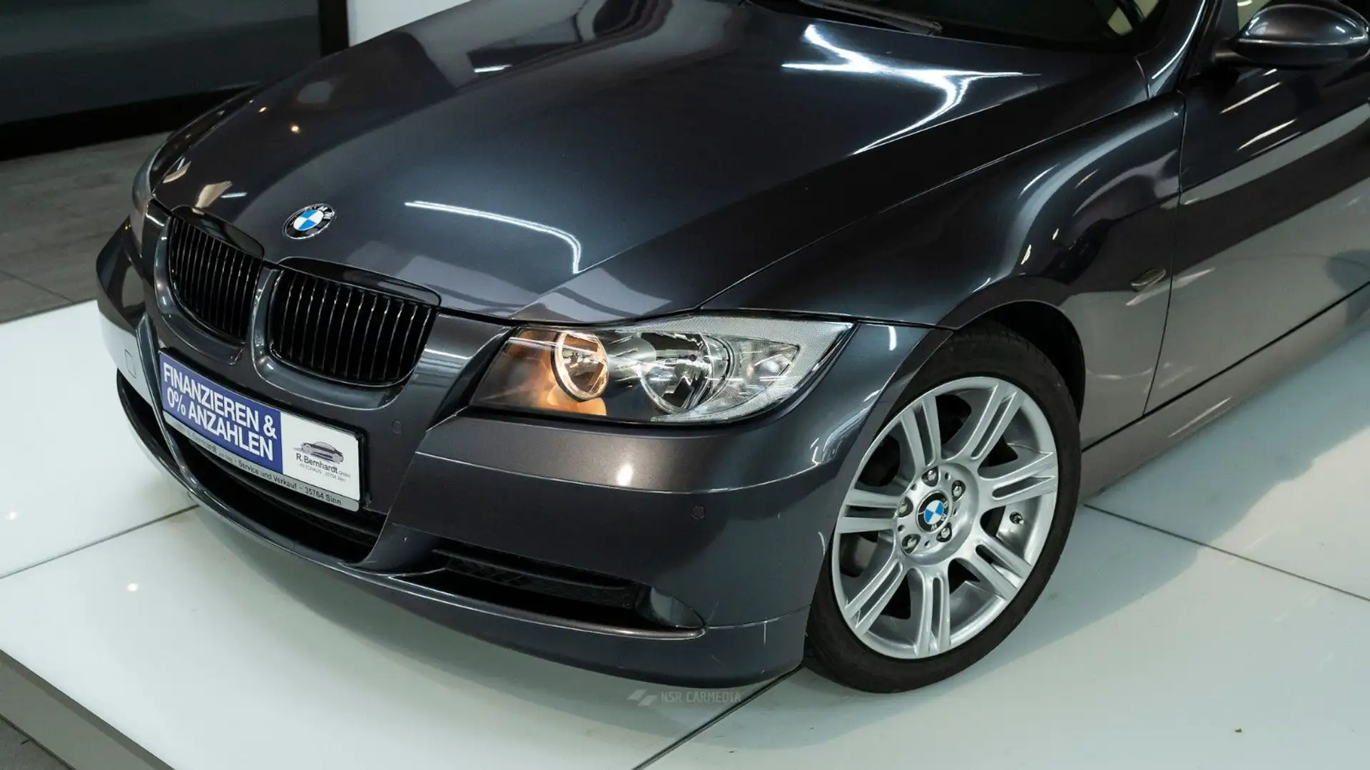 BMW 325 i xDrive Lim Schiebdach Sitzheizung Grau - 2