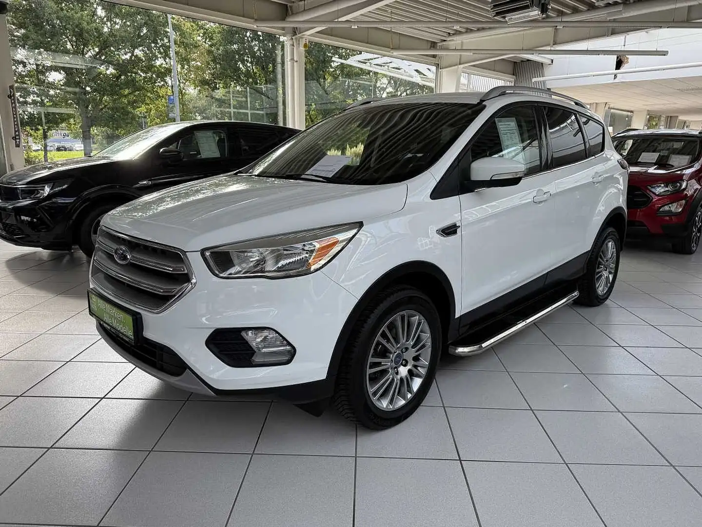 Ford Kuga 1.5 EcoBoost 2x4 Trend Blanc - 1