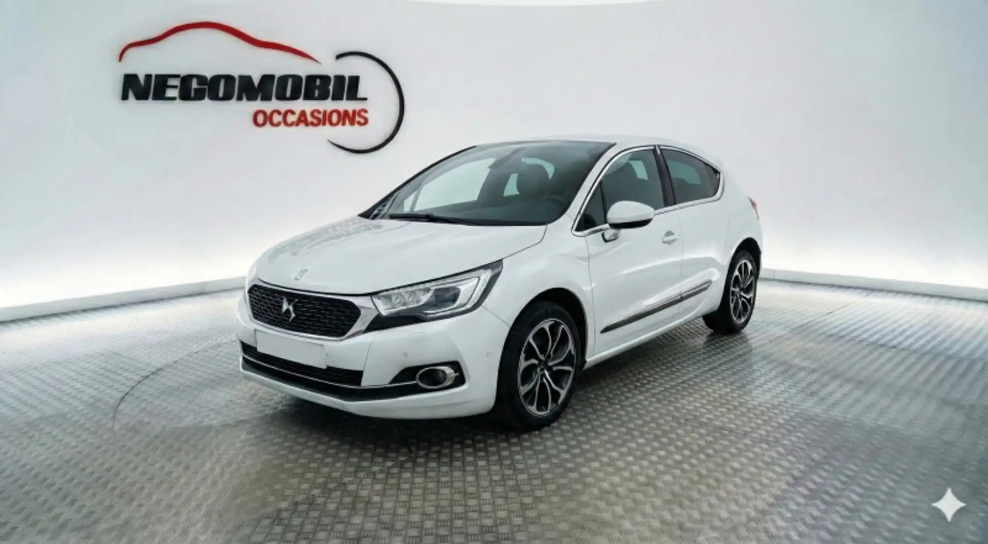 Citroen DS4 1.6 BLUEHDI 120CH CHIC Weiß - 1