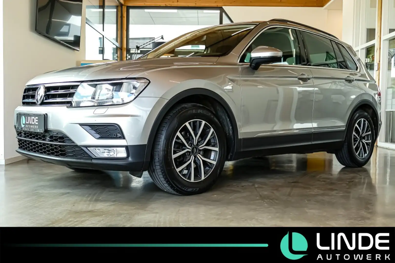 Volkswagen Tiguan |NAVI|ACC|PDC|SHZ|17 ALU|AHK Argintiu - 1