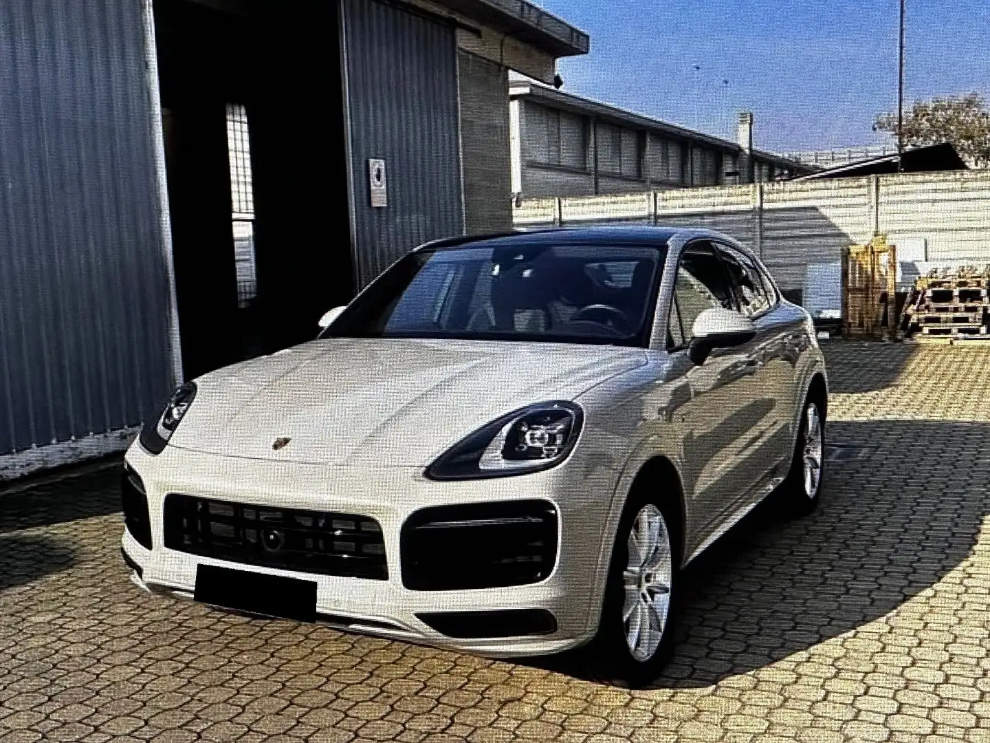 Porsche Cayenne (9YB) 3.0 V6 462CH E-HYBRID Gris - 1