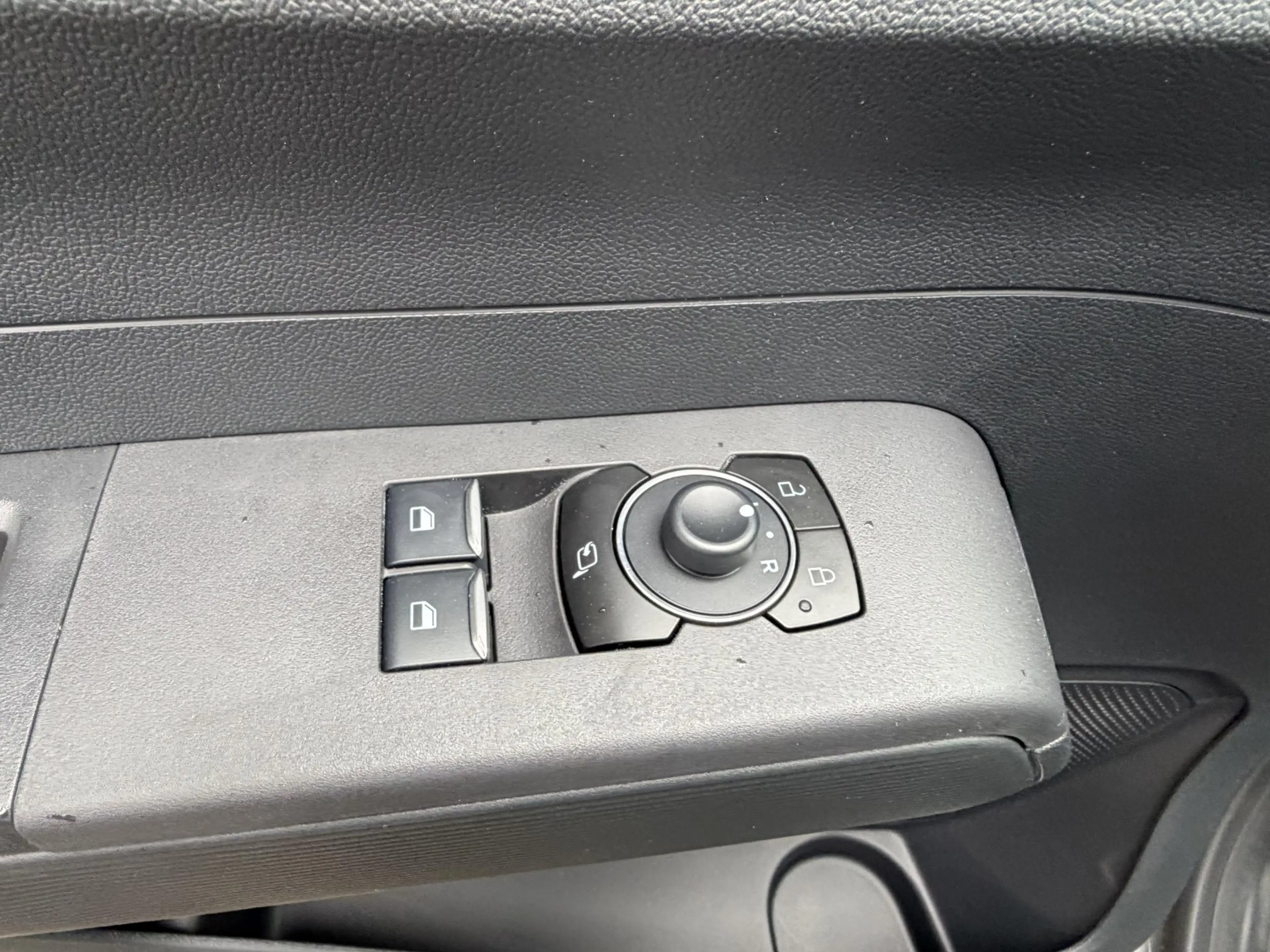 Ford Transit Courier E-Transit Limited 46 kWh | Driver Assistance Pack — photo 14