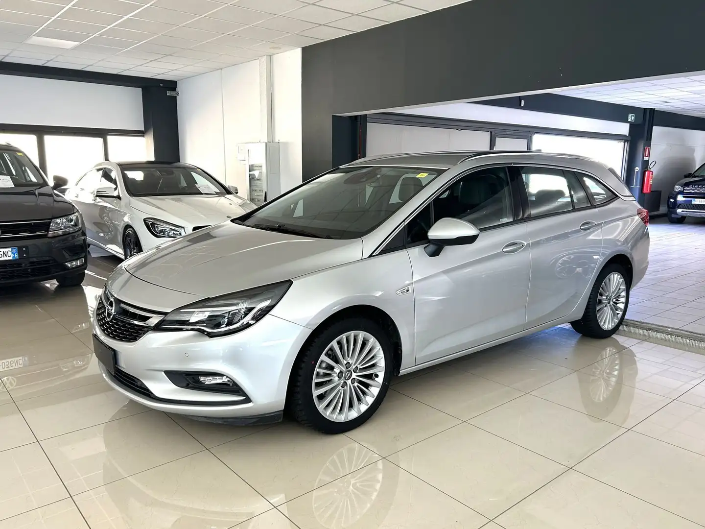 Opel Astra 1.6 CDTi 136CV Sports Tourer Innovation Autom Argento - 1