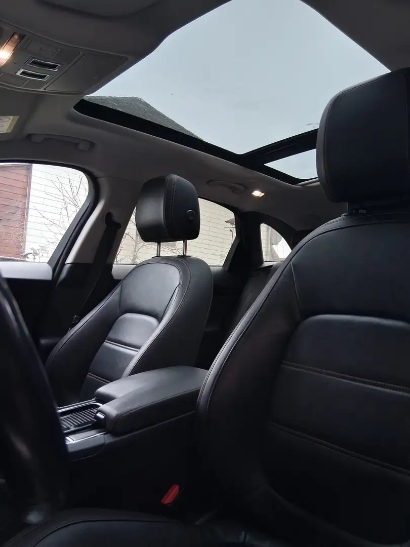 Jaguar F-Pace F-Pace 20d AWD Prestige Aut. Prestige - 2