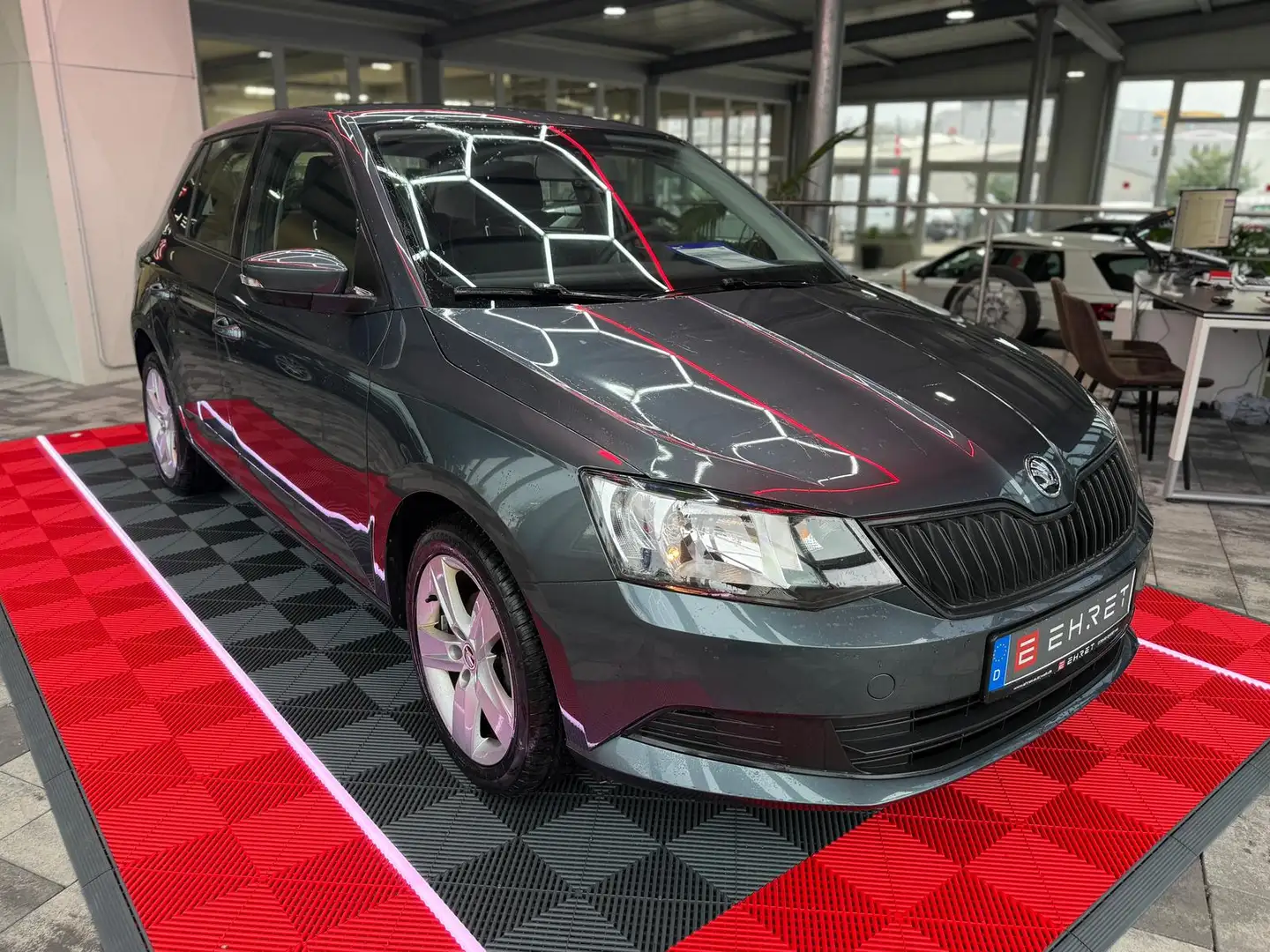 Skoda Fabia 1.2 TSI Cool Edition Grau - 1