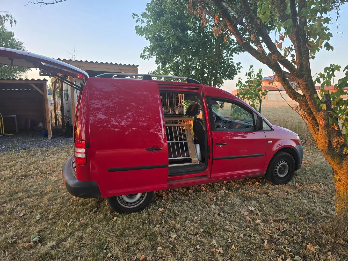 Volkswagen Caddy Caddy Kombi Tramper 1,6 TDI DPF Tramper Rot - 2