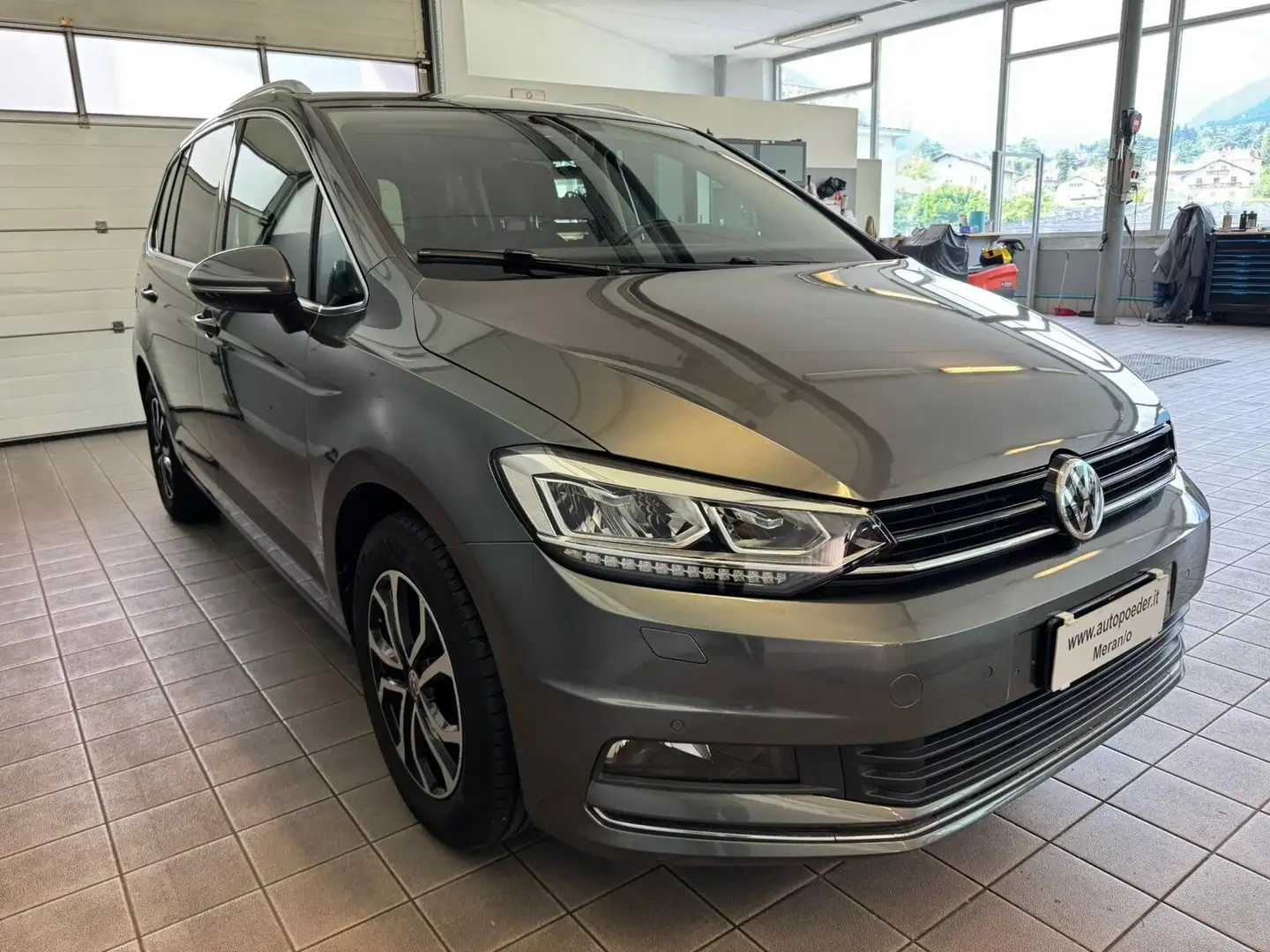 Volkswagen Touran 1.5 TSI EVO DSG Highline BlueMotion Technology Gris - 2