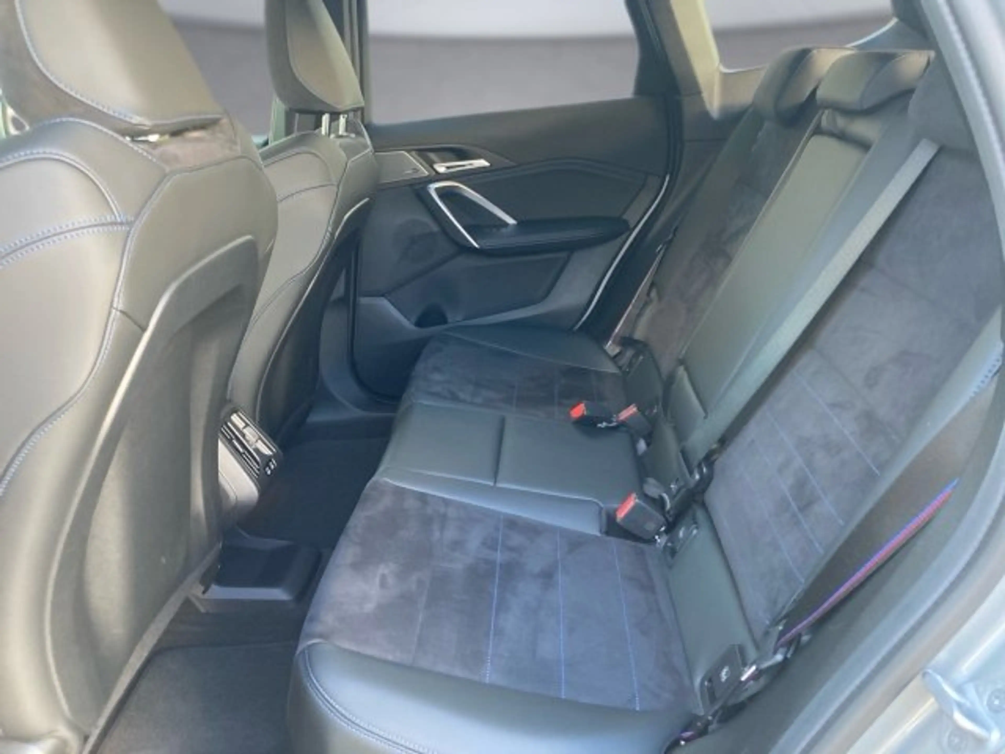 BMW iX1 eDrive20 U11 HB0 — photo 12