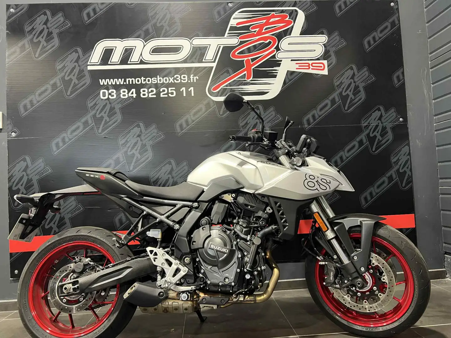 Suzuki GSX 8S Gris - 1