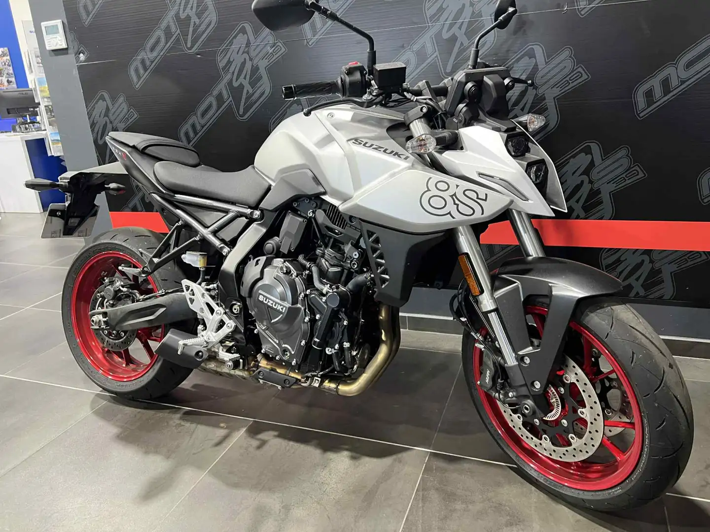 Suzuki GSX 8S Gris - 2