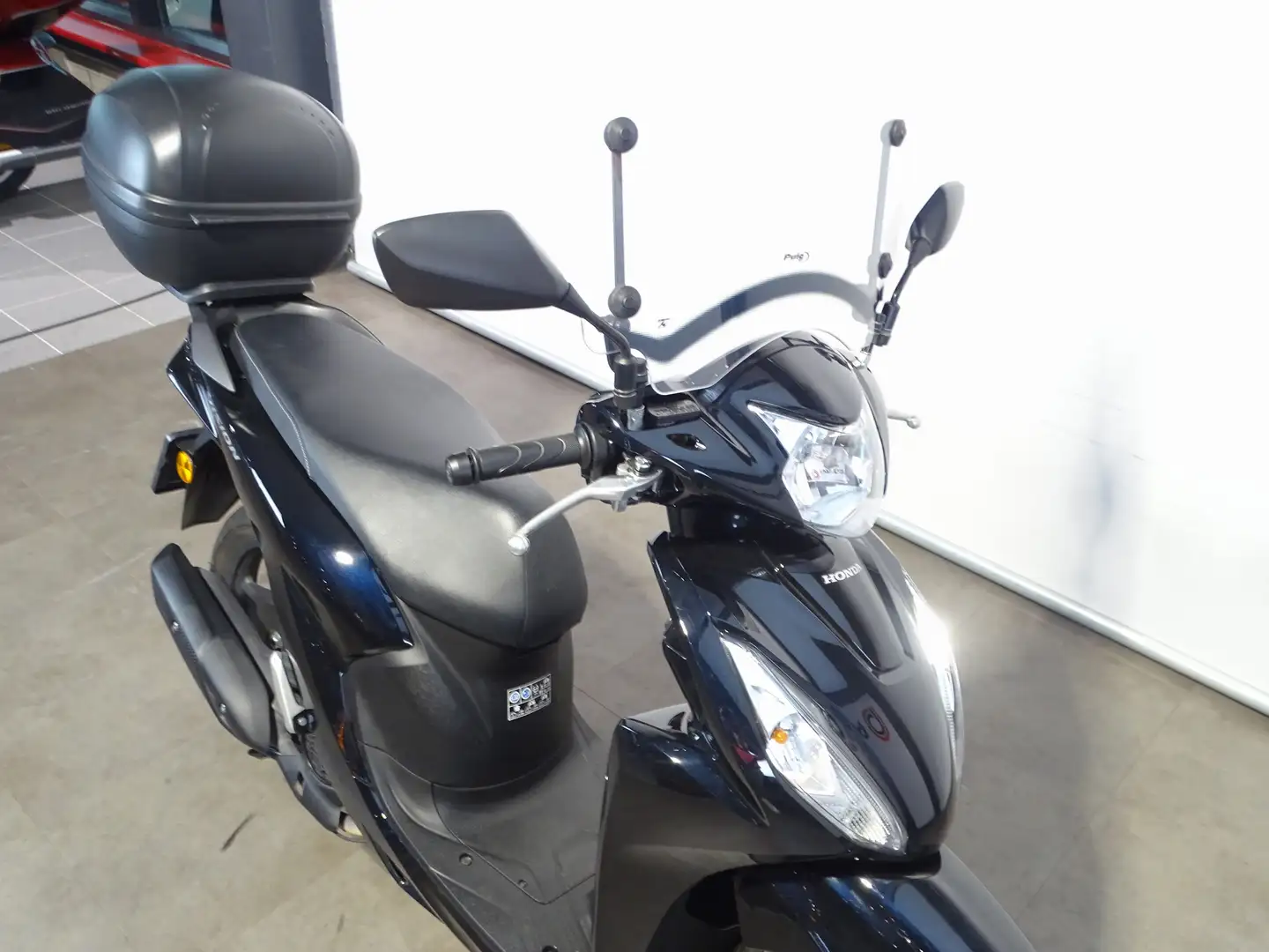 Honda VISION Negro - 2