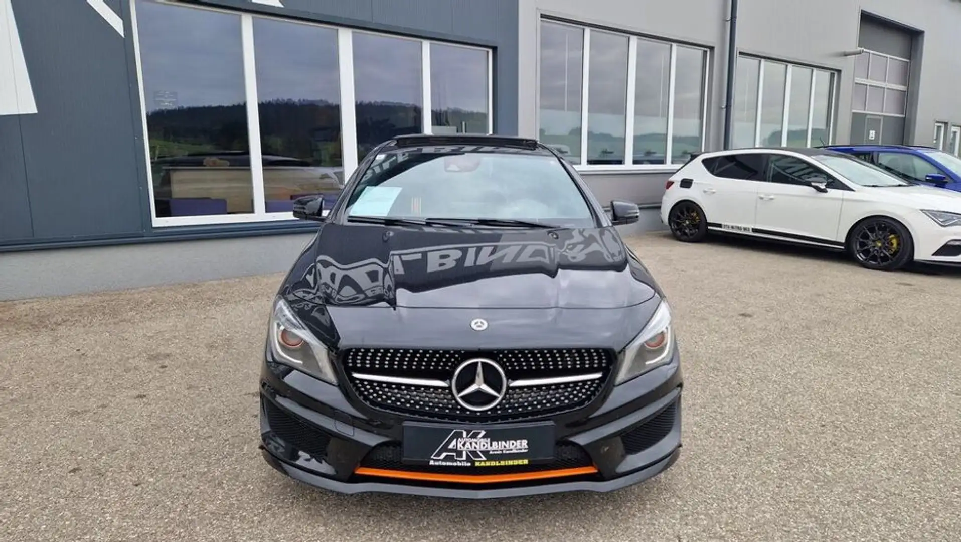 Mercedes-Benz CLA SB 200 CDI Orange Art Edition AMG Line Schwarz - 2