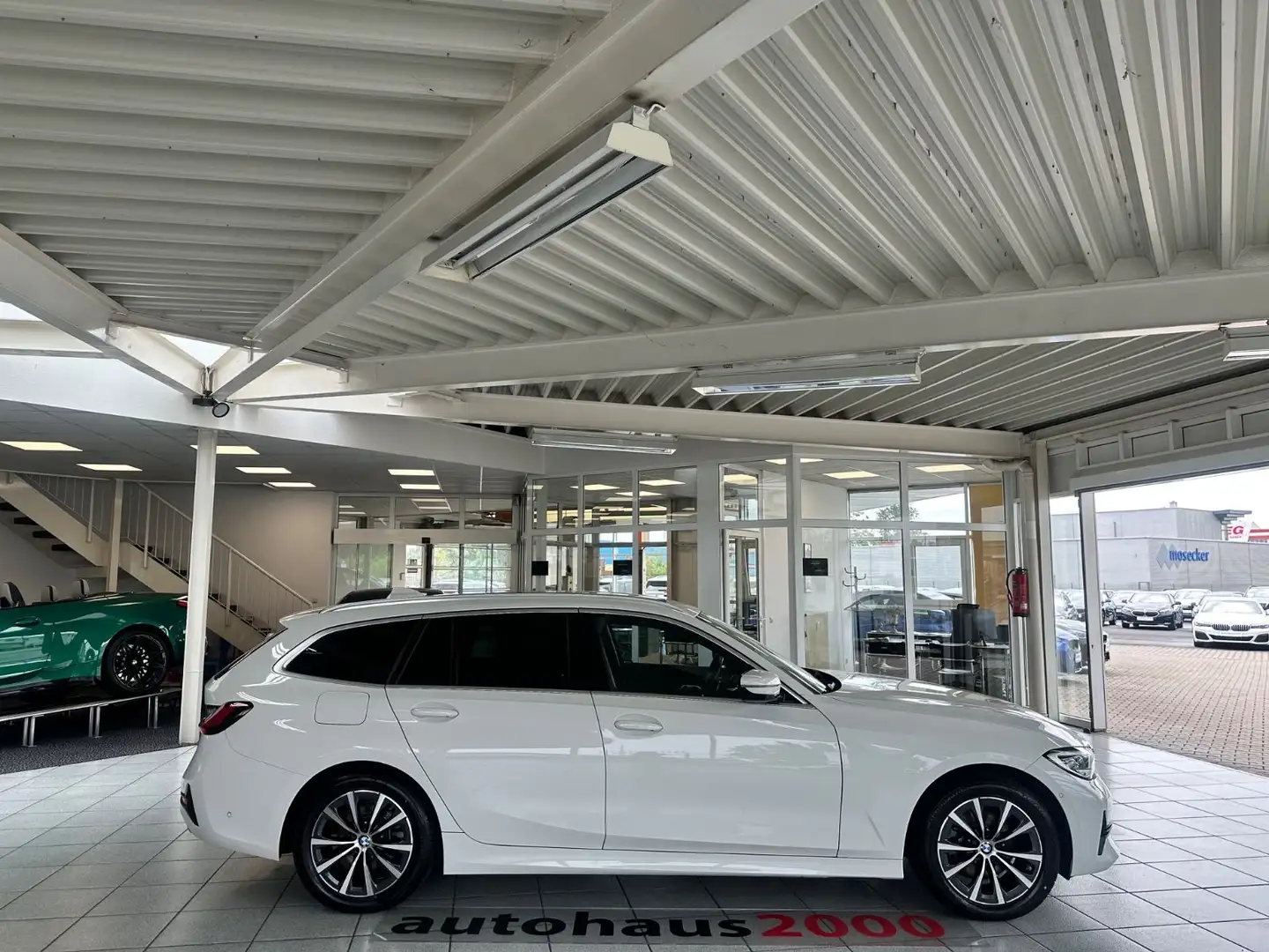 BMW 320 d Touring Sport Line AUT./LASER/CAM/AHK/NAVI Blanc - 2