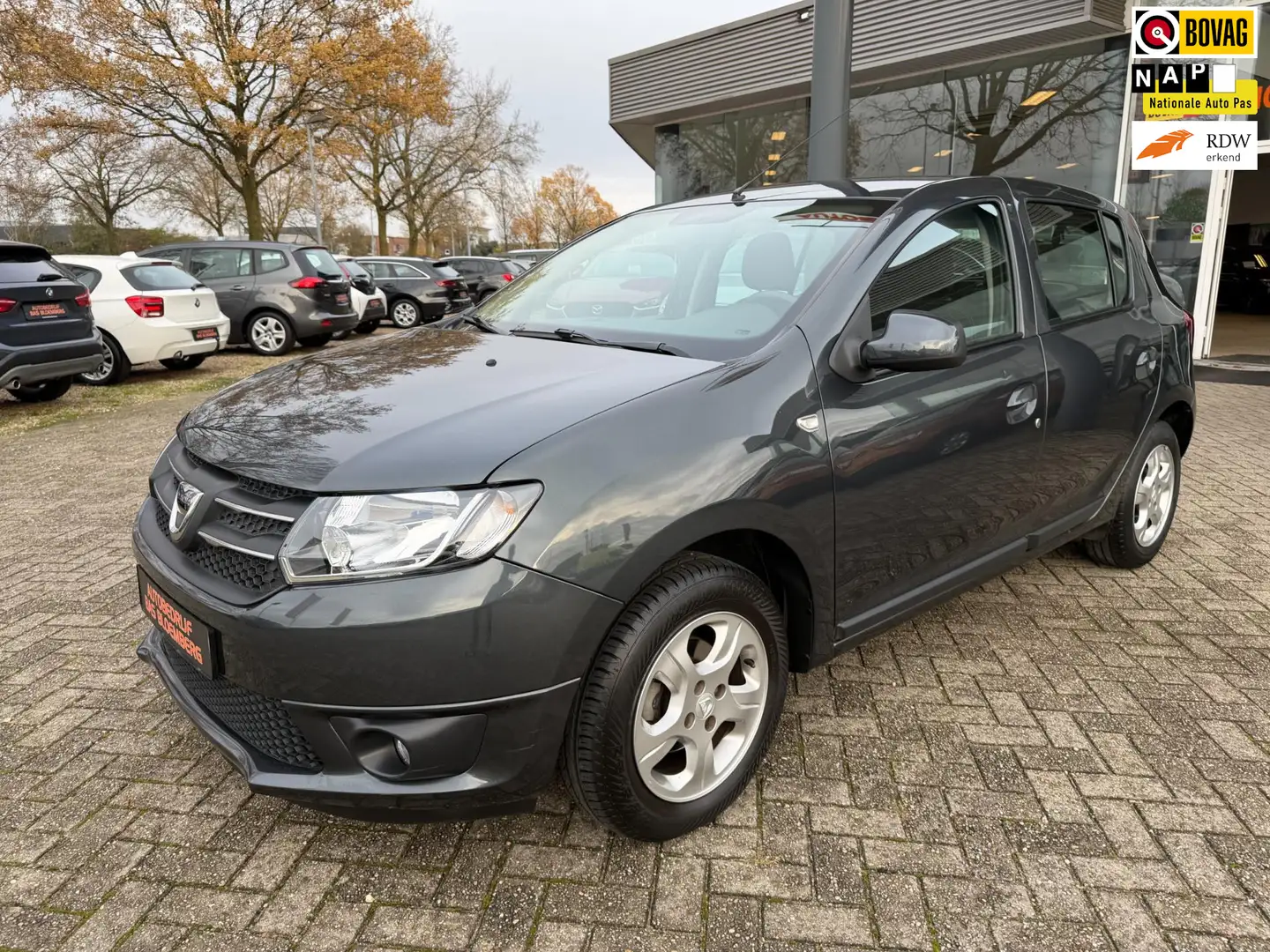 Dacia Sandero 0.9 TCe SL Royaal, Automaat, Navi, trekhaak, cruis Grijs - 1