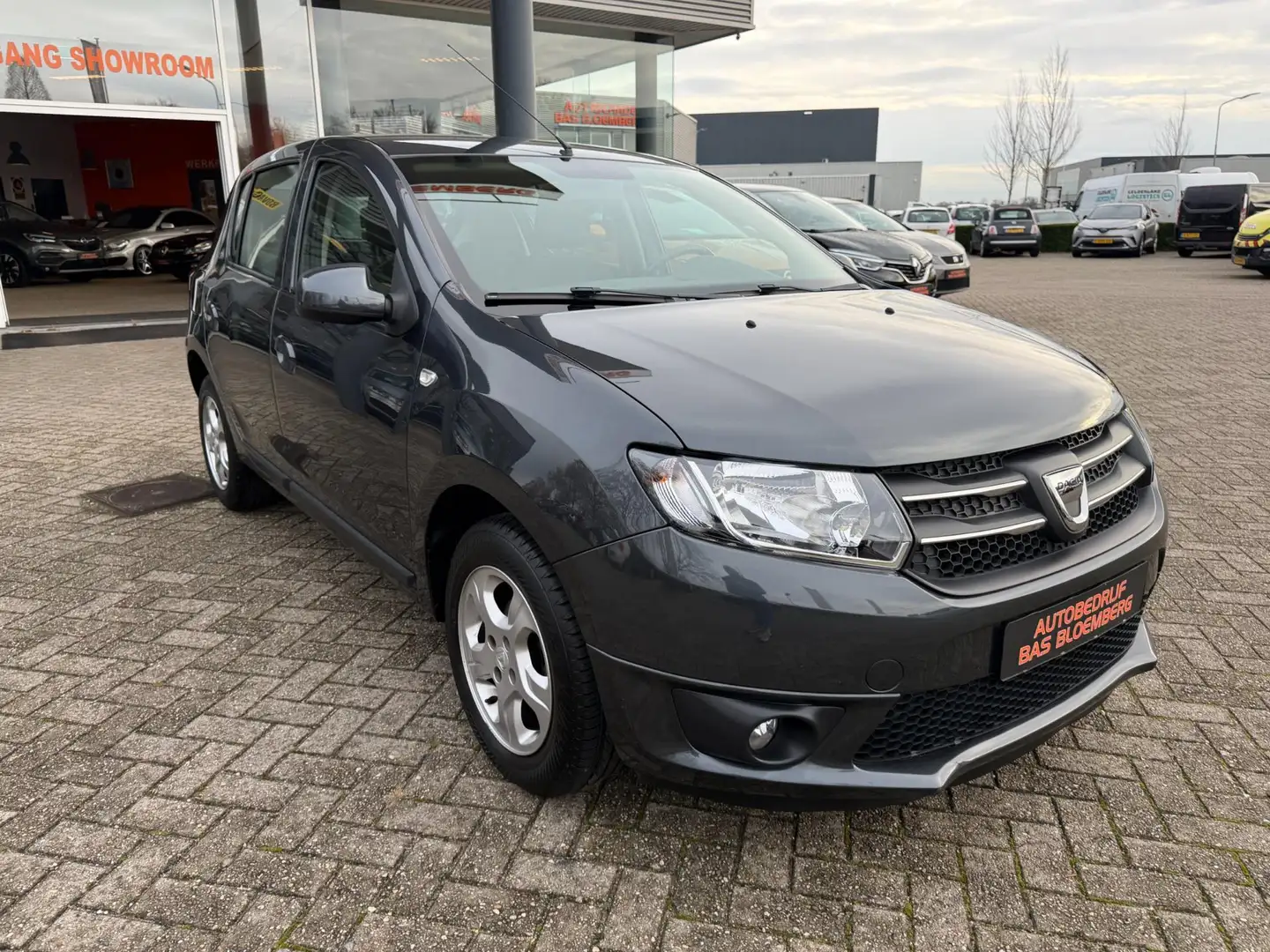 Dacia Sandero 0.9 TCe SL Royaal, Automaat, Navi, trekhaak, cruis Grijs - 2