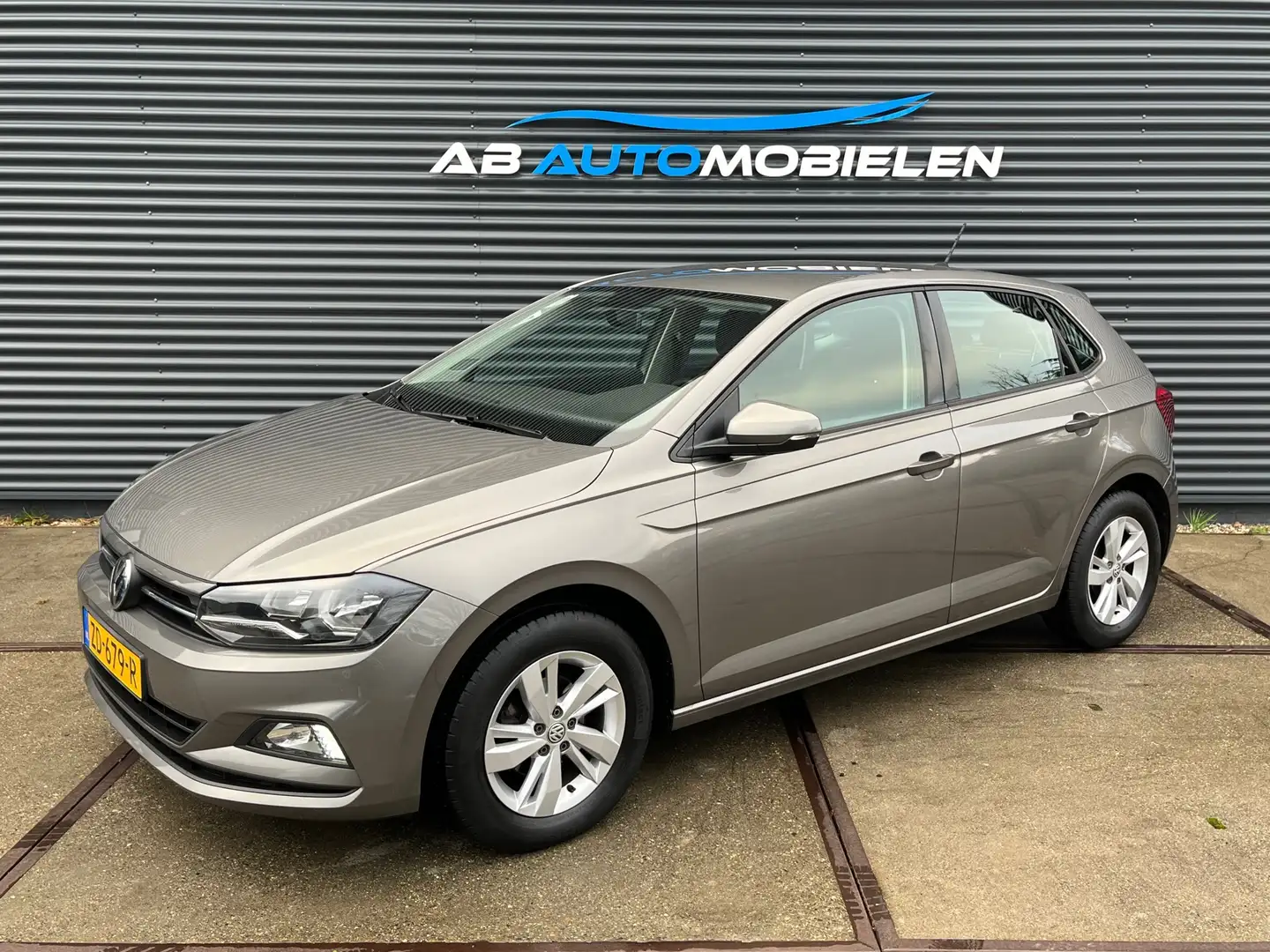 Volkswagen Polo 1.0 TSI Comfortline CARPLAY/ NAVI Grijs - 1