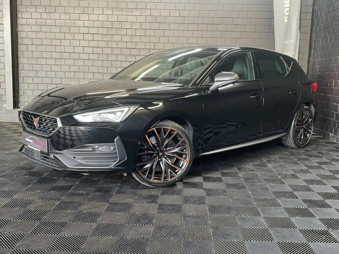 CUPRA Leon 2.0 TSI 300CV ** Full link ** Caméra ** Noir - 1