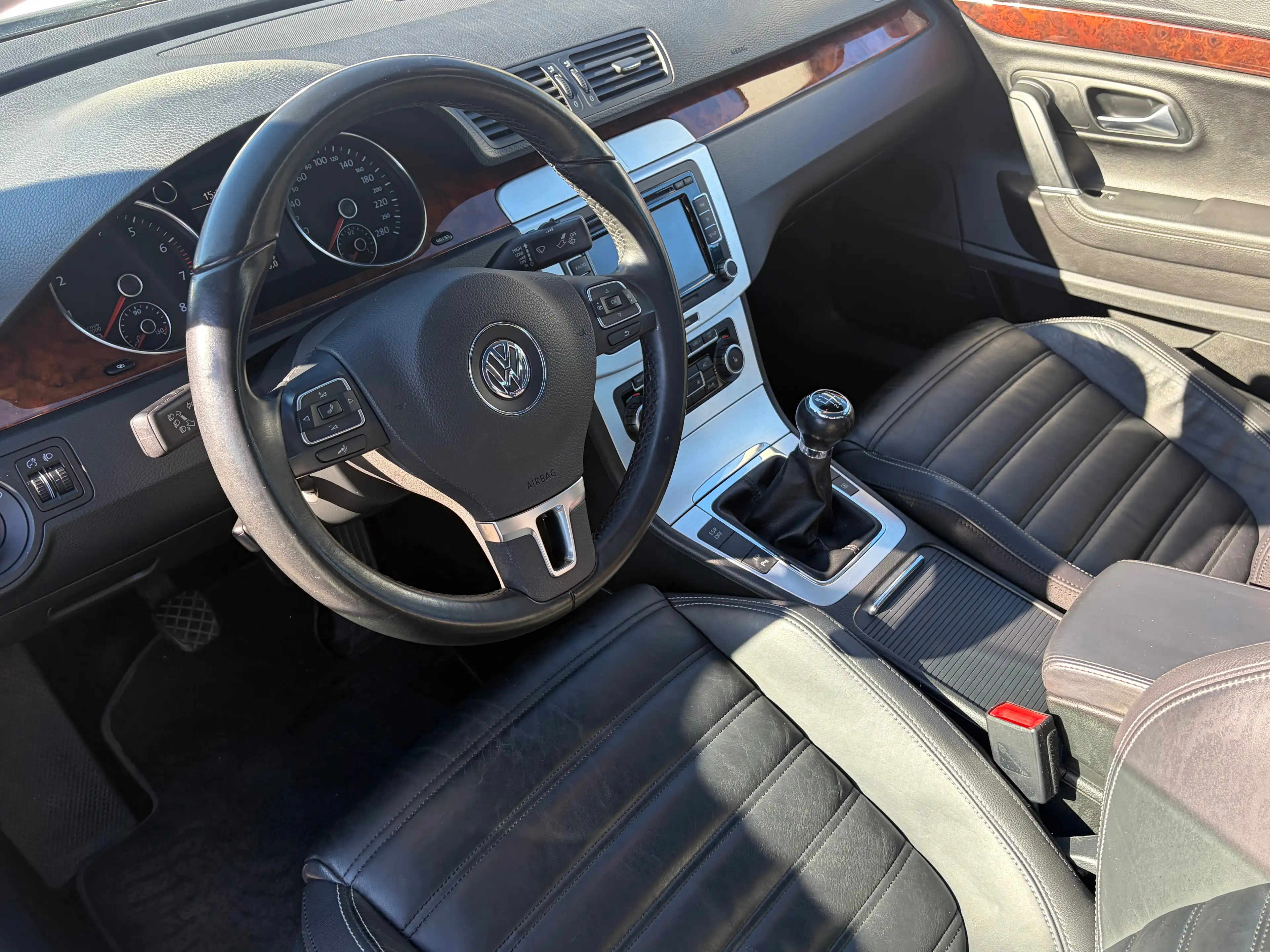 Volkswagen Passat CC Kamera*Pano*2.Hand*Leder*SHZ*Temp.*PDC*HU/AU Neu* — photo 10