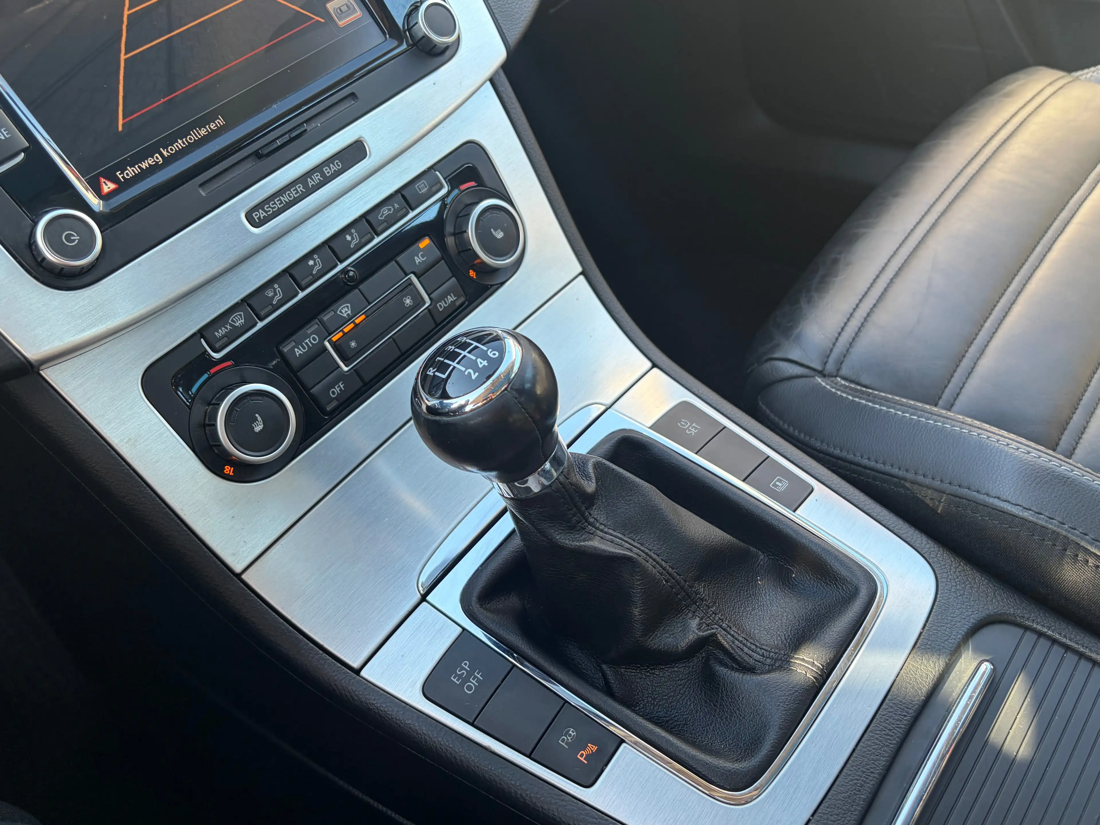 Volkswagen Passat CC Kamera*Pano*2.Hand*Leder*SHZ*Temp.*PDC*HU/AU Neu* — photo 12
