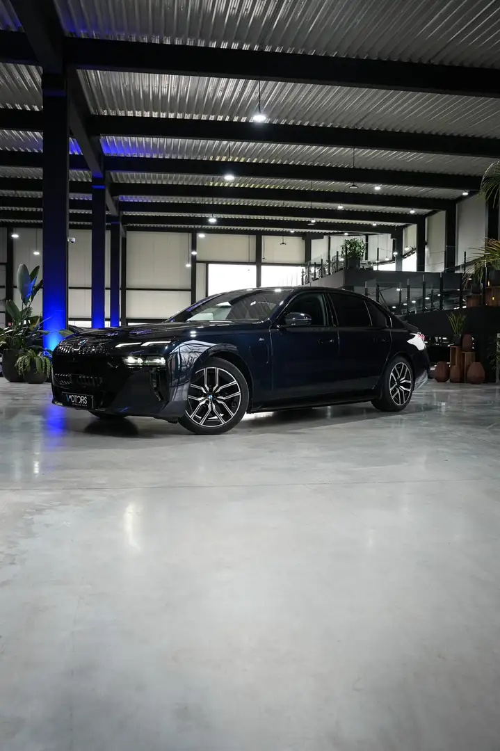 BMW 750 e - PHEV- Bowers & Wilkins - HUD - 360° - pano Noir - 2