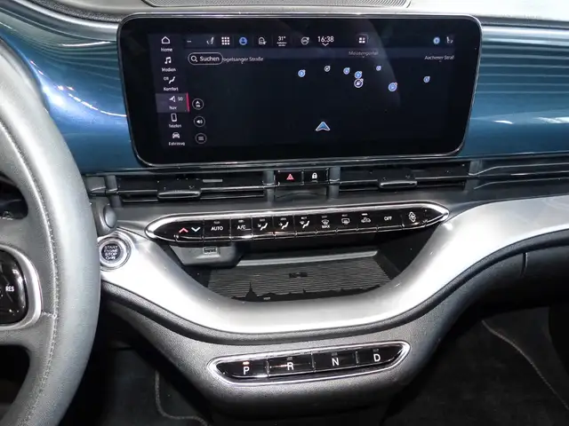 Fiat 500e view 5