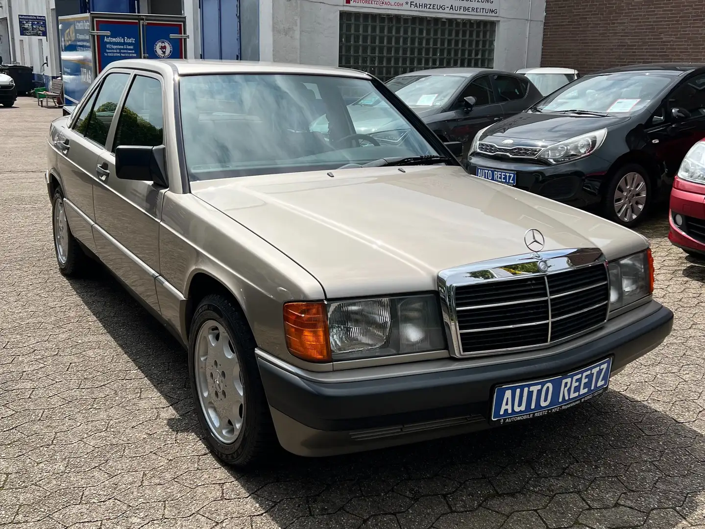 Mercedes-Benz 190 TÜV & Inspektion NEU - Oldtimer - H Zulassung Золотий - 2