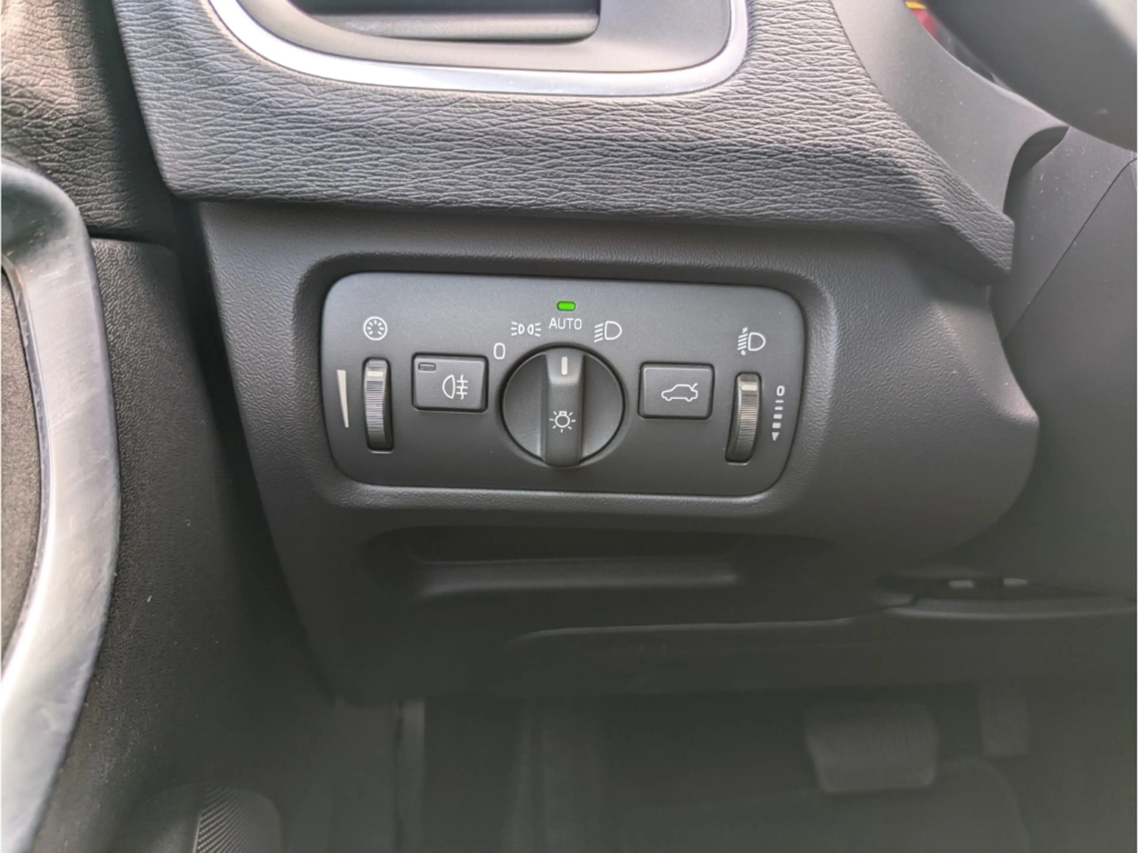 Volvo V40 You! T2 Navi Digitales Cockpit Soundsystem Sperrdi — photo 14